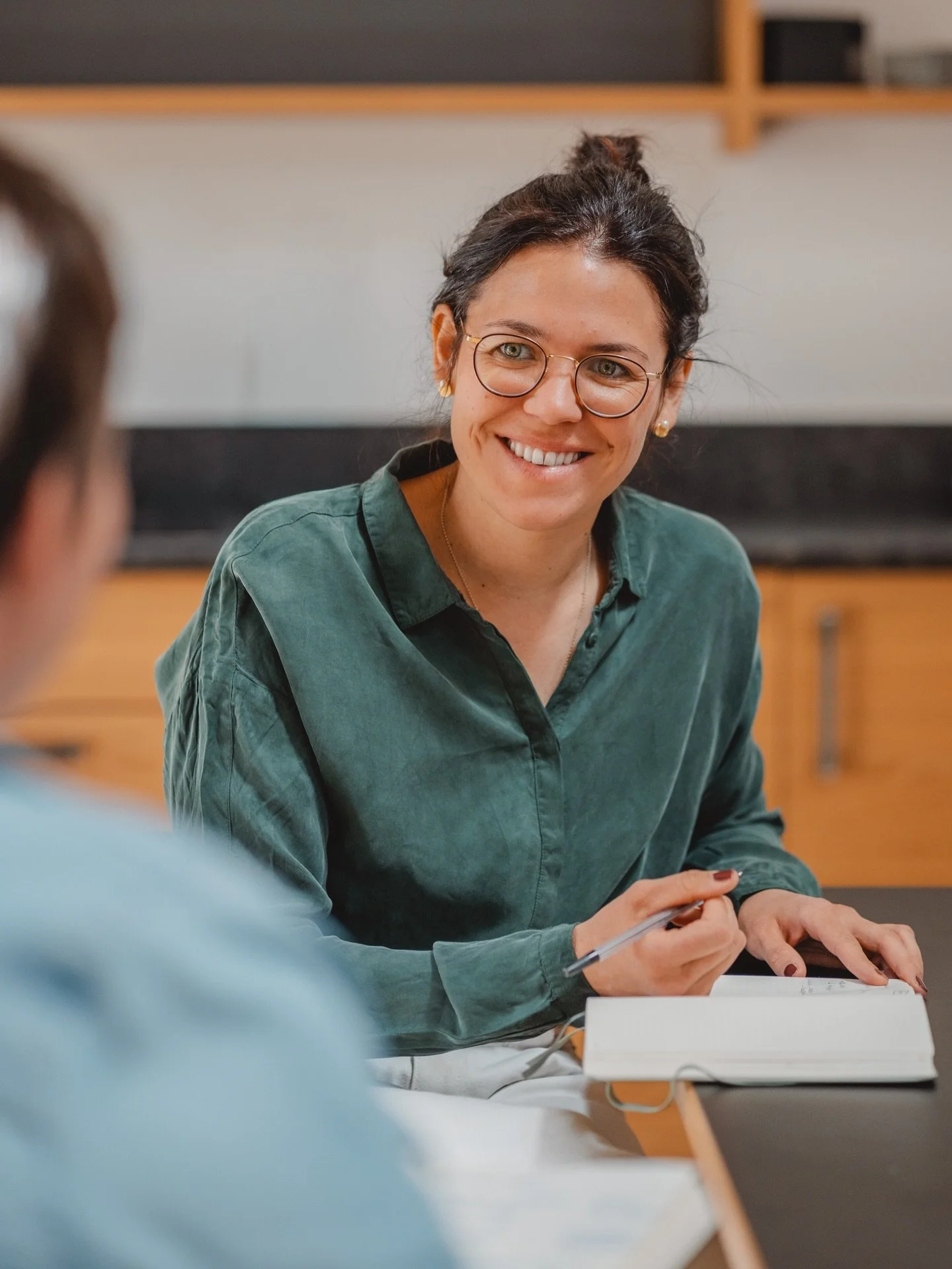 Ich liebe es, mich mit deinem Business zu besch&auml;ftigen.

Du erz&auml;hlst mir, wo du gerade stehst und wo du hin m&ouml;chtest. Ich h&ouml;re zu und gebe Impulse. 

Manchmal arbeiten wir in k&uuml;rzester Zeit eine Strategie aus, die dich so vie