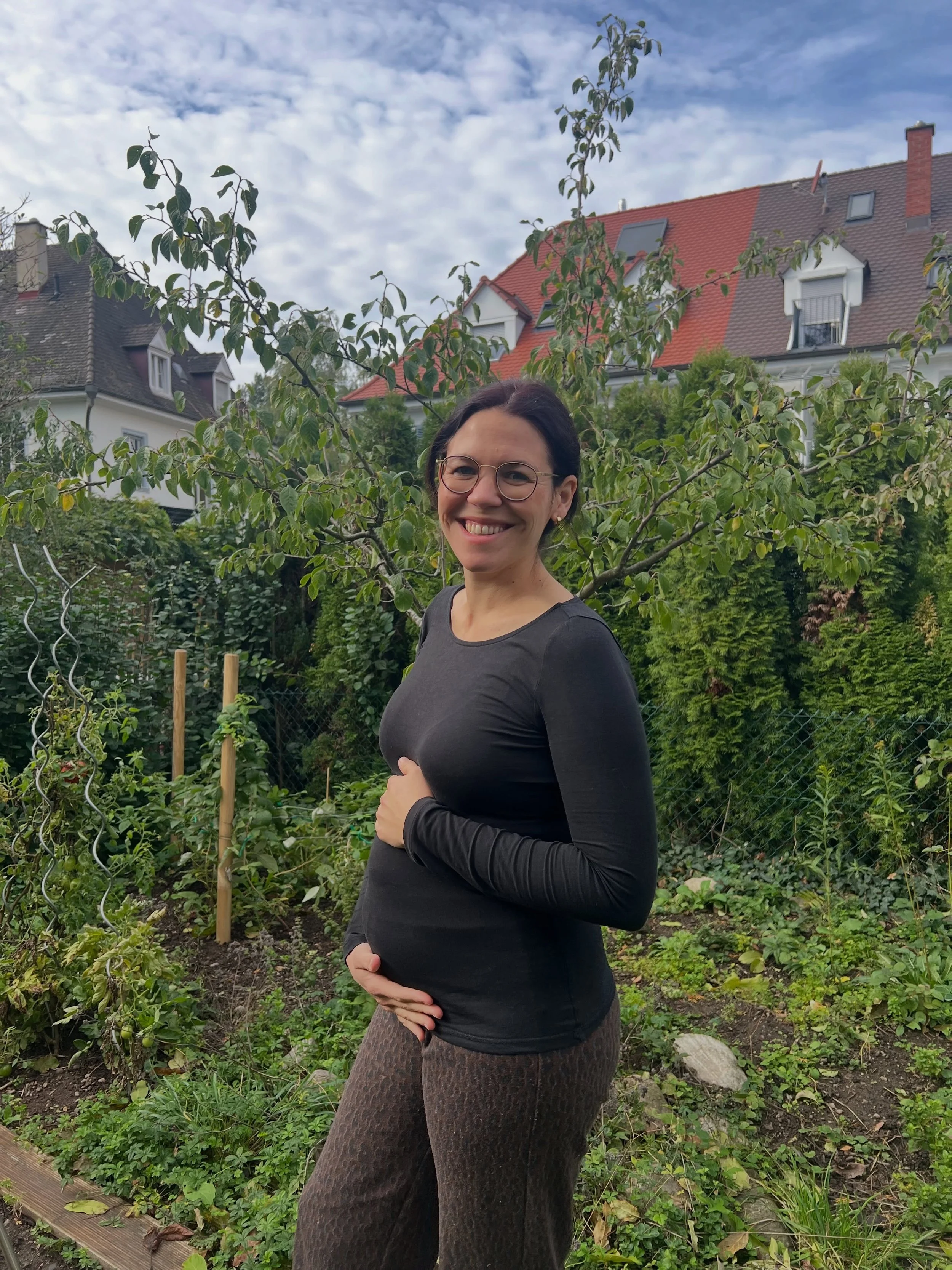 Spoiler: Teamerweiterung ab M&auml;rz 👶🏼  Mein kleines Herzensteam wird erweitert. 
Und wir freuen uns ungemein auf das neue Pers&ouml;nchen und sind nat&uuml;rlich ganz gespannt auf die neue Lebensver&auml;nderung, dann zu viert zu sein.   F&uuml;