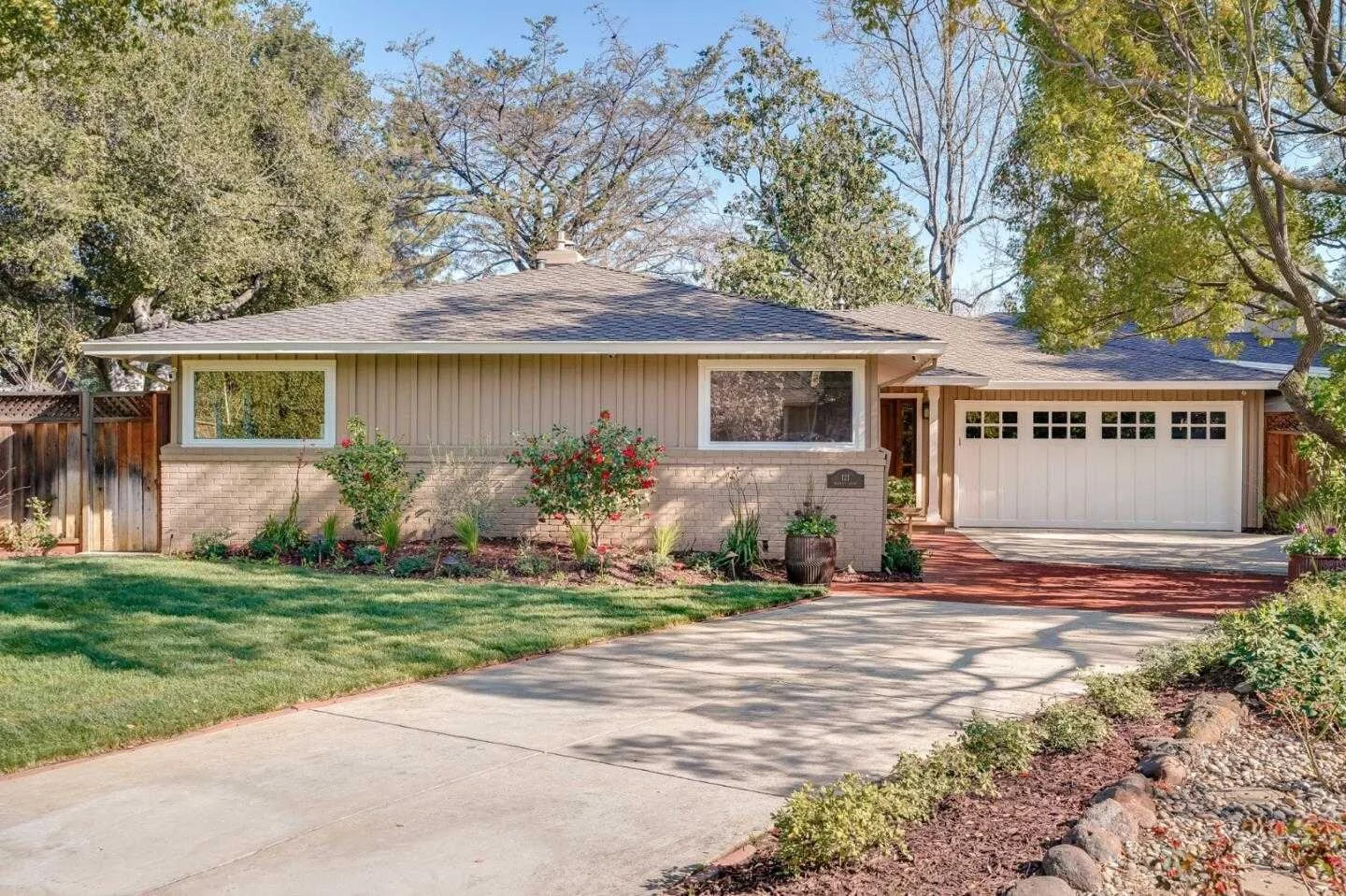 121 Merrit Ct, Los Altos