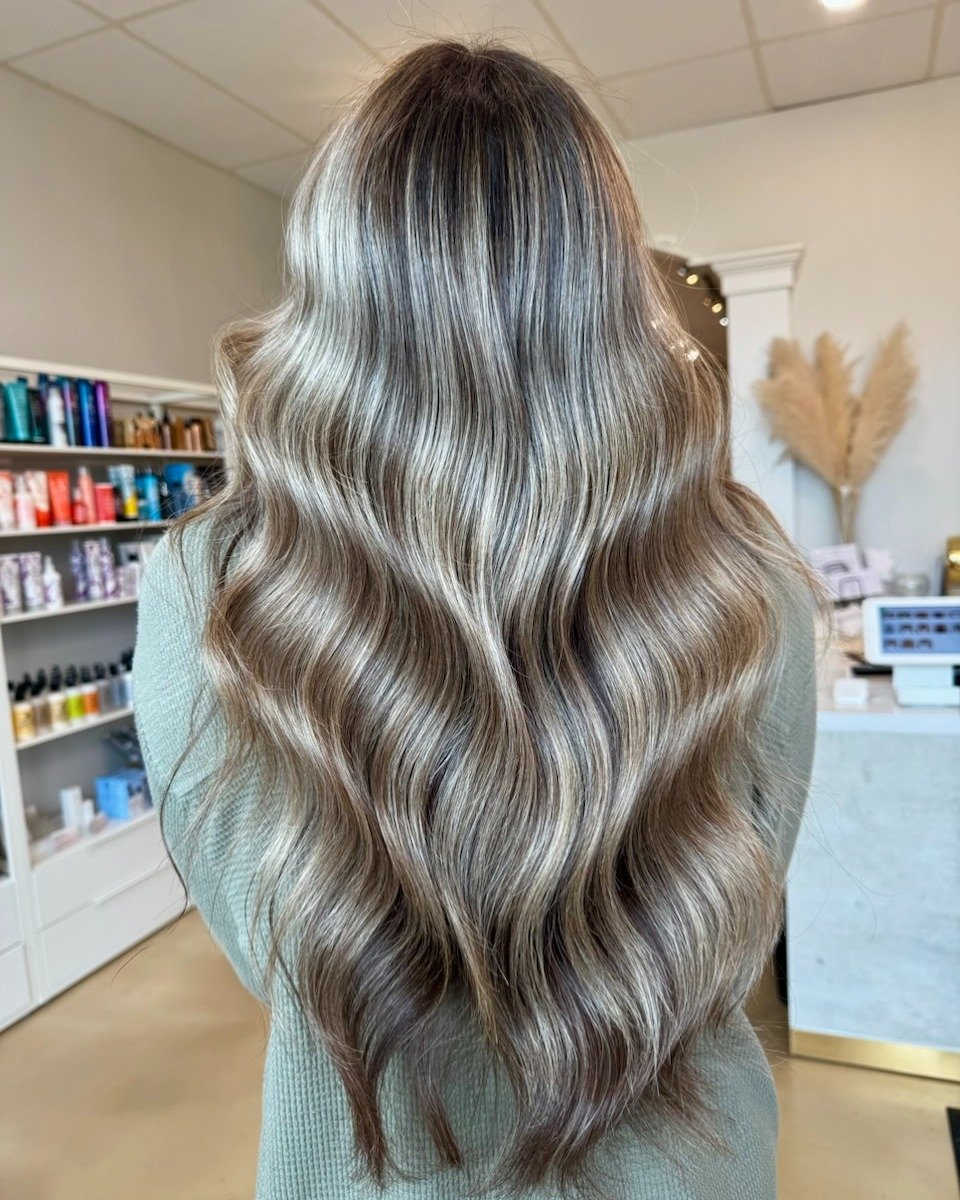 Obsessed is an understatement 😍 This blended bronde is the perfect balance of brightness and depth&mdash;soft, dimensional, and effortlessly healthy.

Hair by Dominique @dominiques_hairpage 

Ready for your own hair refresh? Book with us now ✨