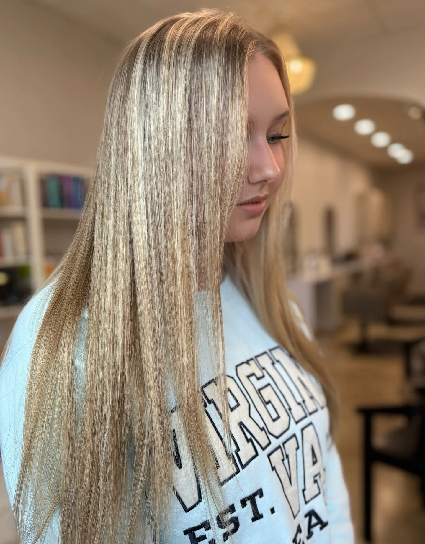A beautiful bold blonde 🥰

Hair by Shelby @shelbymurphyhair 

Purchase a Kerastase gift set and receive a complimentary travel bag and sample products (the perfect stocking stuffers) 🎁✨

Holidays are approaching fast! We&rsquo;ll see you soon.