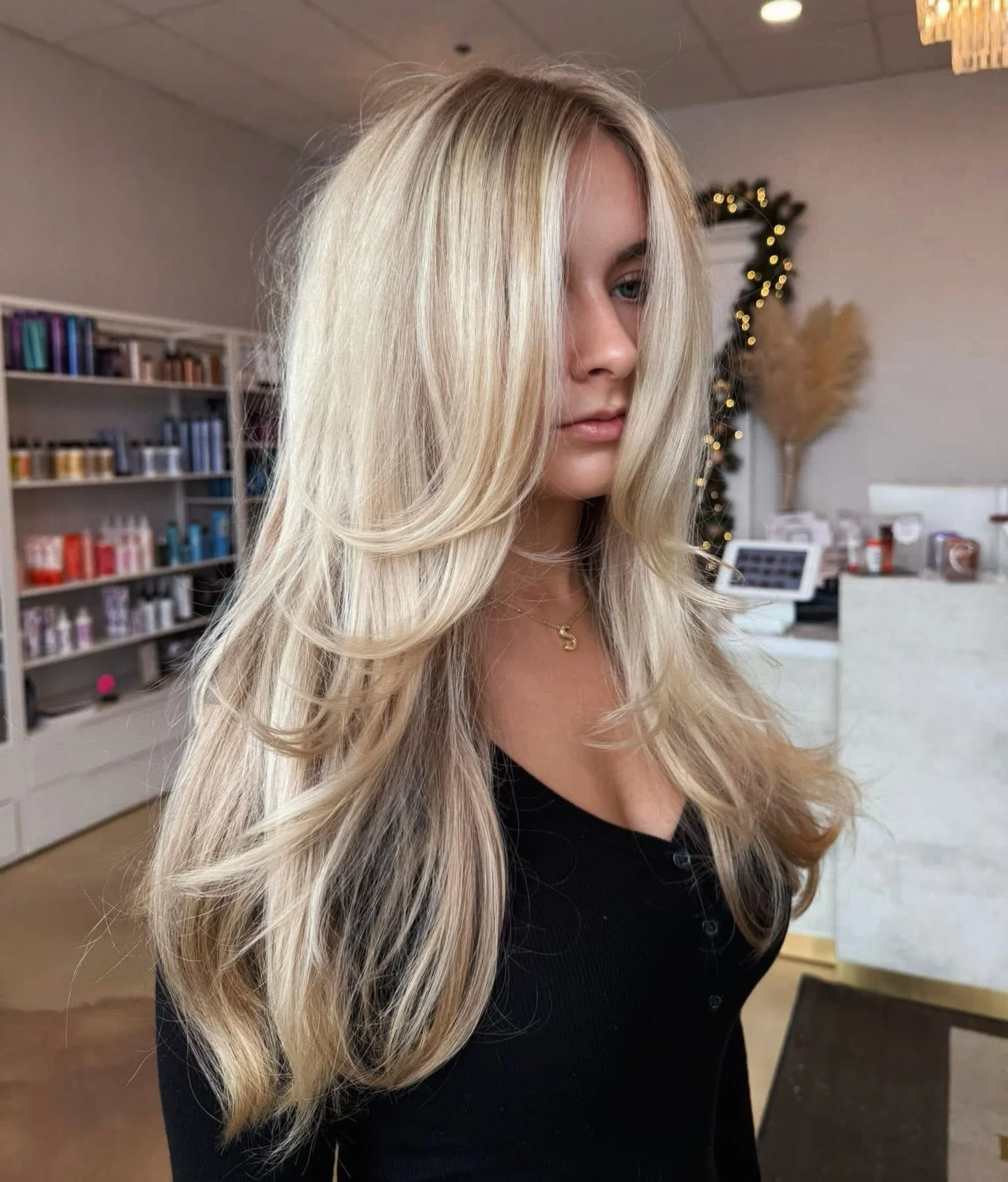 You deserve gorgeous hair like this for NYE 🌃🪩

Hair by Payton @_bypayton 

TODAY (12/30) &amp; TOMORROW (12/31) get a FREE treatment with a haircut, get a FREE haircut with a color service OR get FREE hair tinsel with a kid&rsquo;s haircut. Select