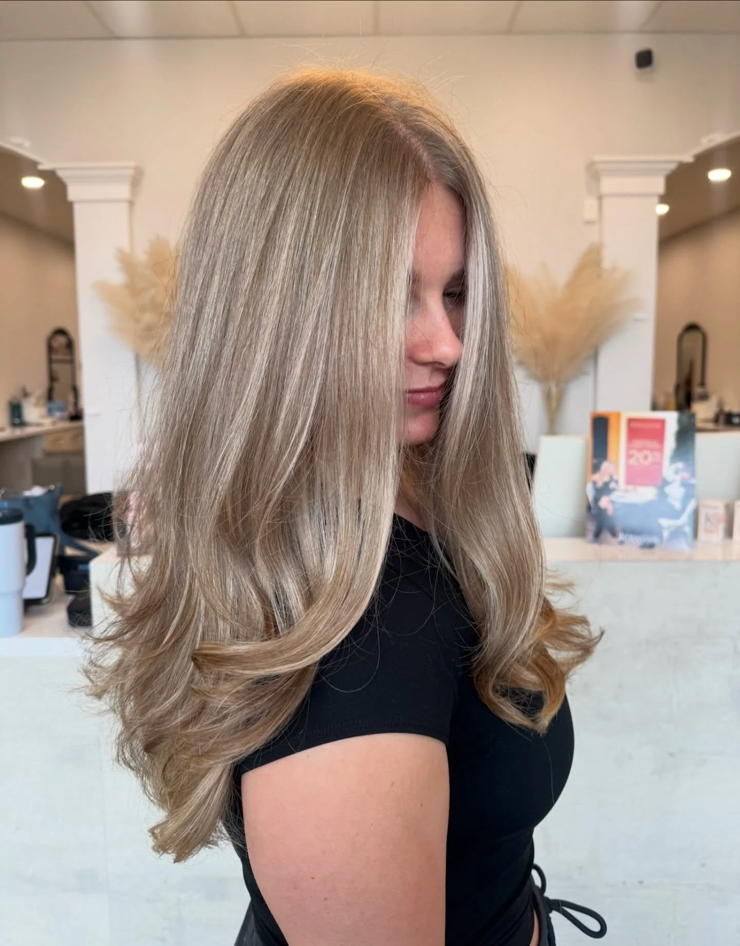 A beautiful soft blonde 🤭✨🌷

Hair by Ninalee @one_hairstateofmind 

We&rsquo;re hiring experienced hairstylists and recent graduates for our associate program. To apply, visit district308.com/career-opportunities 🤍