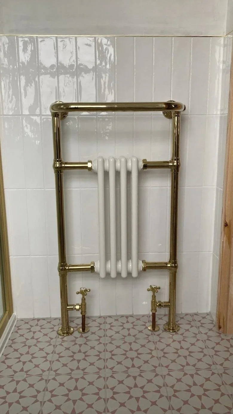 Solider Stacked Wall And Floor Tiling