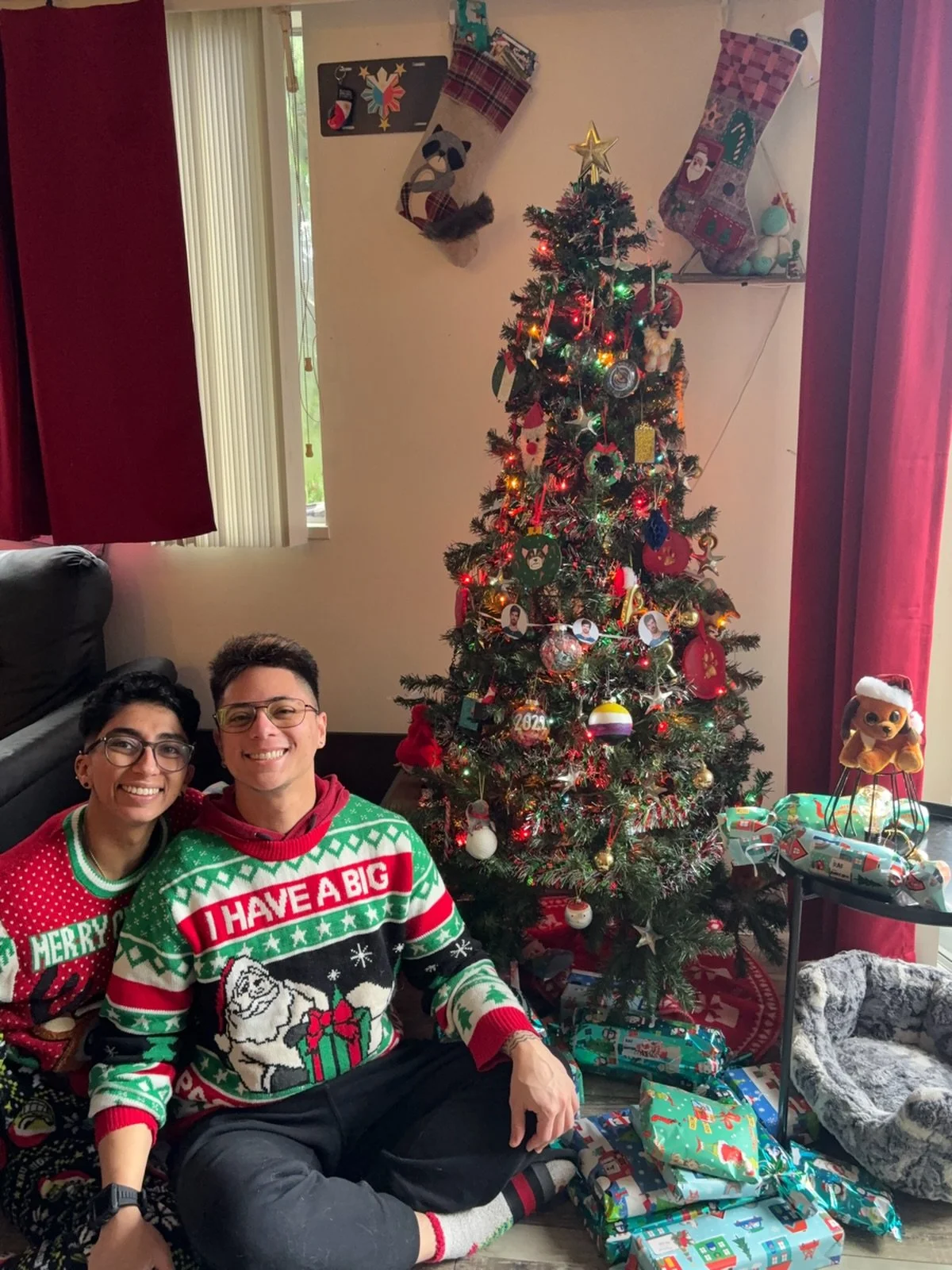 Merry Christmas ✨

If you celebrate, remember that the holidays are the time to be present with your loved ones. It's okay to pause on calorie tracking or take a day or two off from training. It's okay to have the food and stay up talking and just be