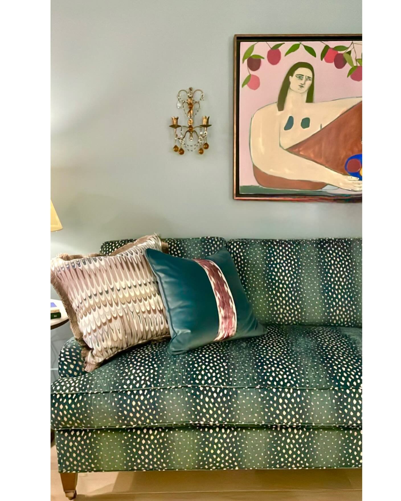 Completely smitten with this in-process install happening in a gorgeous Birmingham home 😍 @maggieclarkeinteriors knocked each space in this home out of the park with beautiful and thoughtful details and I&rsquo;m obsessed with what she&rsquo;s shari