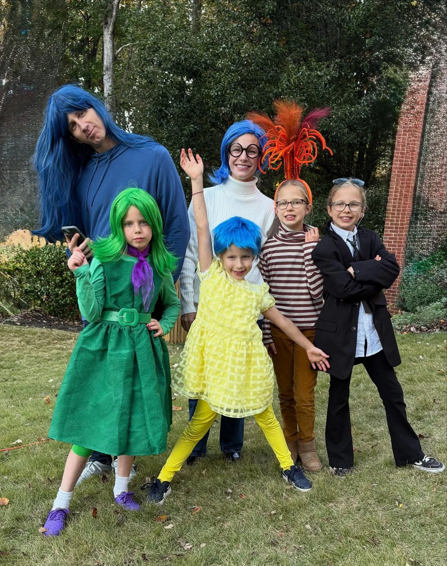 Another family costume (+ a secret agent) in the books 💜💙💛🧡💚 And another trip around the sun! So grateful for these blessings the Lord has given me 🥰