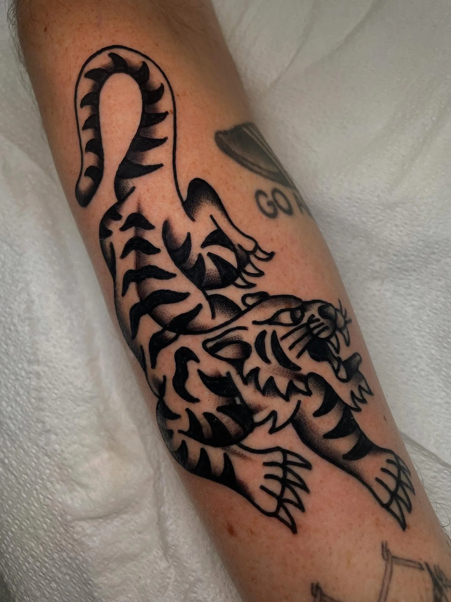 Kitty! 🐈 I have a lot of time to tat you this year let&rsquo;s make your tat dreams come true ✨