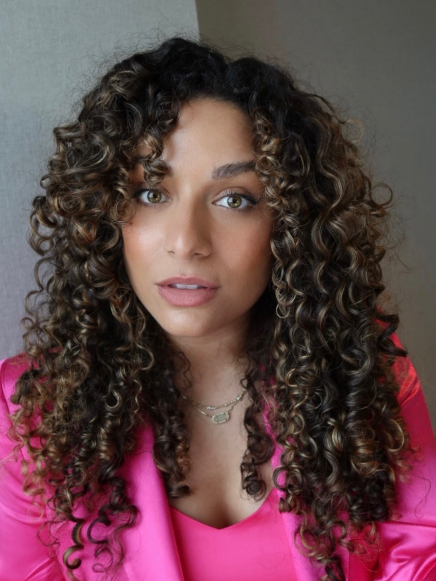 New profile pic 💕 Might keep it, might decide I hate it in three to five business minutes