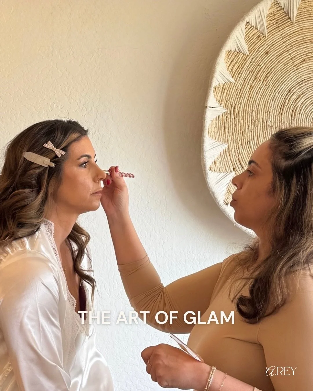 There&rsquo;s a difference between makeup that changes your face&hellip;
and makeup that elevates it ✨
&bull;&bull;
My brides never walk away feeling &ldquo;done.&rdquo;
They feel like themselves just softer, glowier, and a little more enhanced.
&bul
