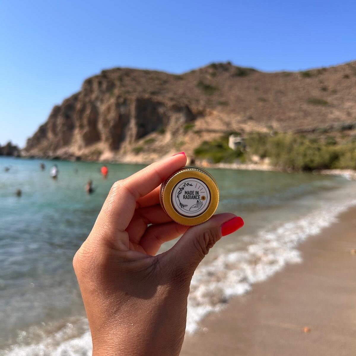 Take your salve wherever your spirit wanders — even across oceans to #Greece 🇬🇷
Let it hold you, soothe you, and remind you: you belong here. Always. 🪄🌿
Grateful for the way our plantitas give so freely — asking nothing in return, ju