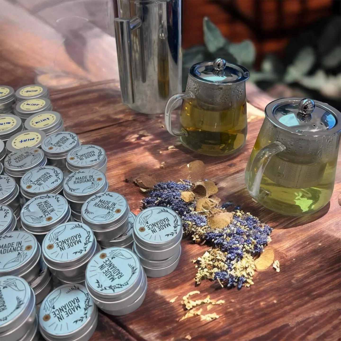 In January, I had the honor of facilitating an ancestral wisdom workshop for a group of mujeres in real estate.

We gathered to reconnect with plant medicine rooted in their own culturas, remembering herbs that support the nervous system, restore bal