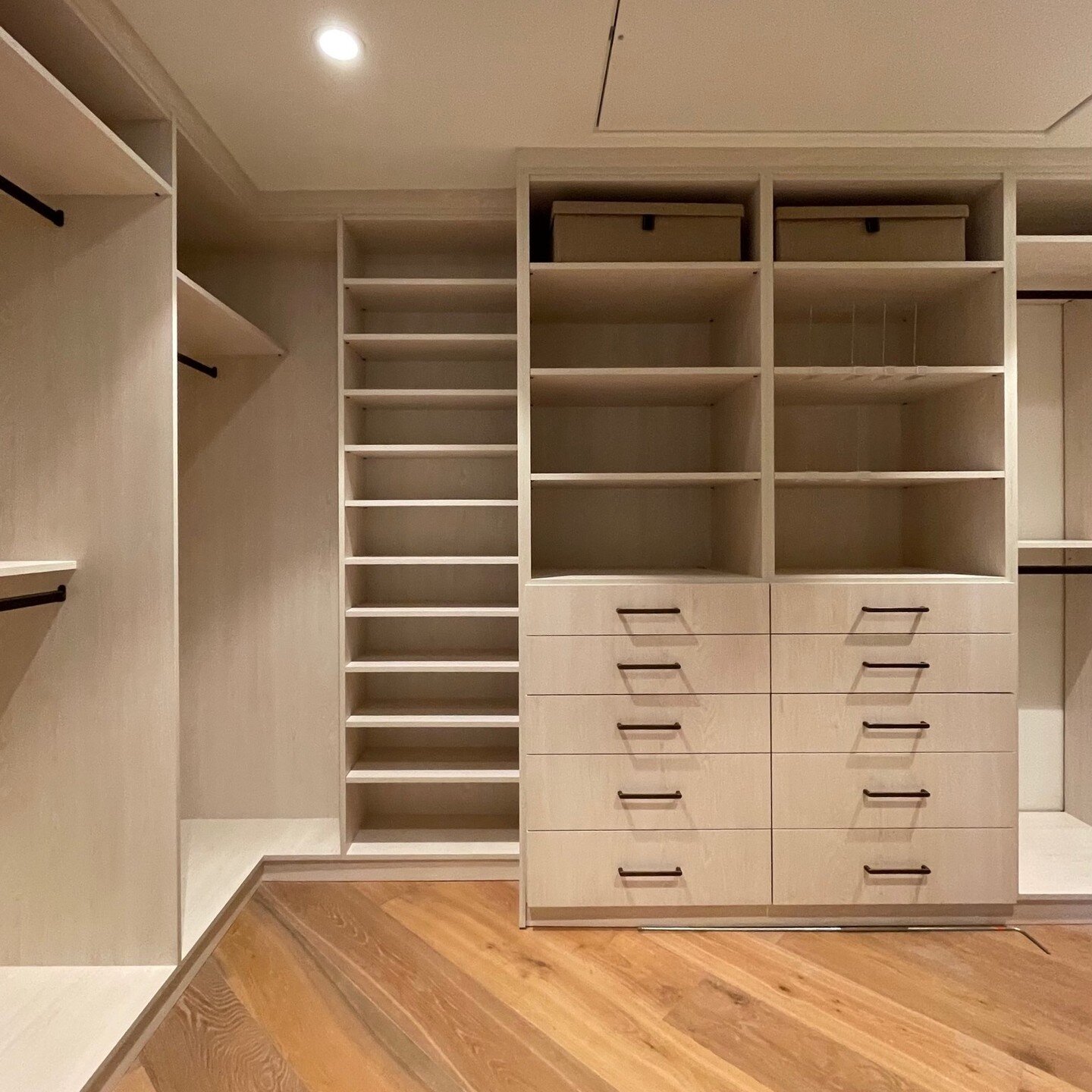 Regardless of your closet's shape, we'll make the best use of your space.