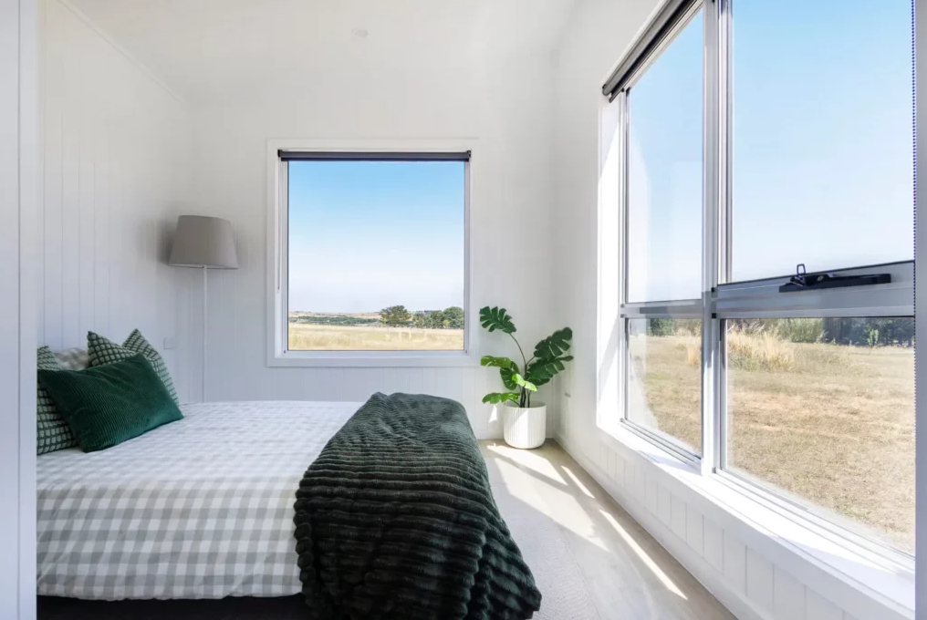 Esther - Image 3.png