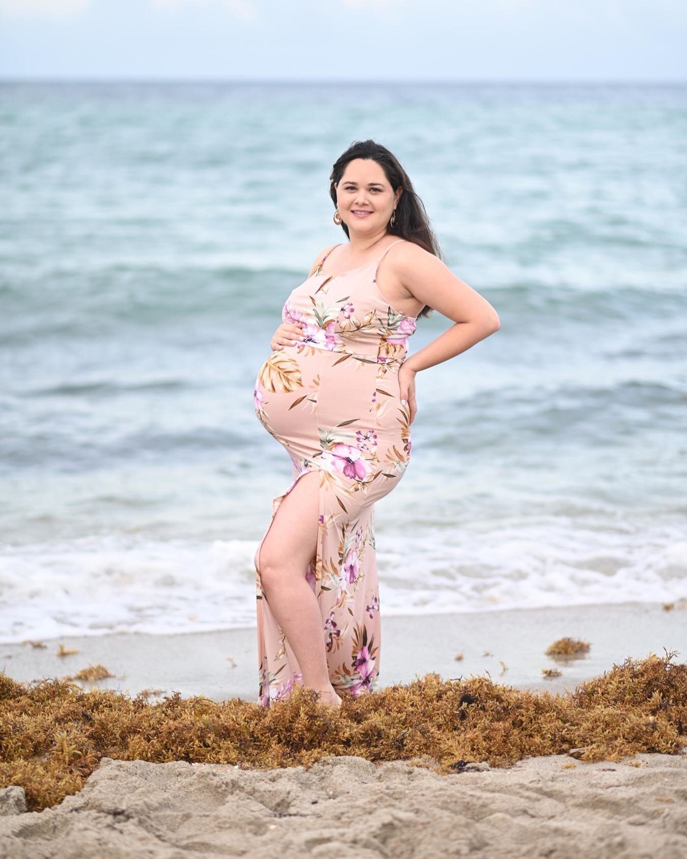 Now booking Summer Maternity Beach Sessions! ✨💖