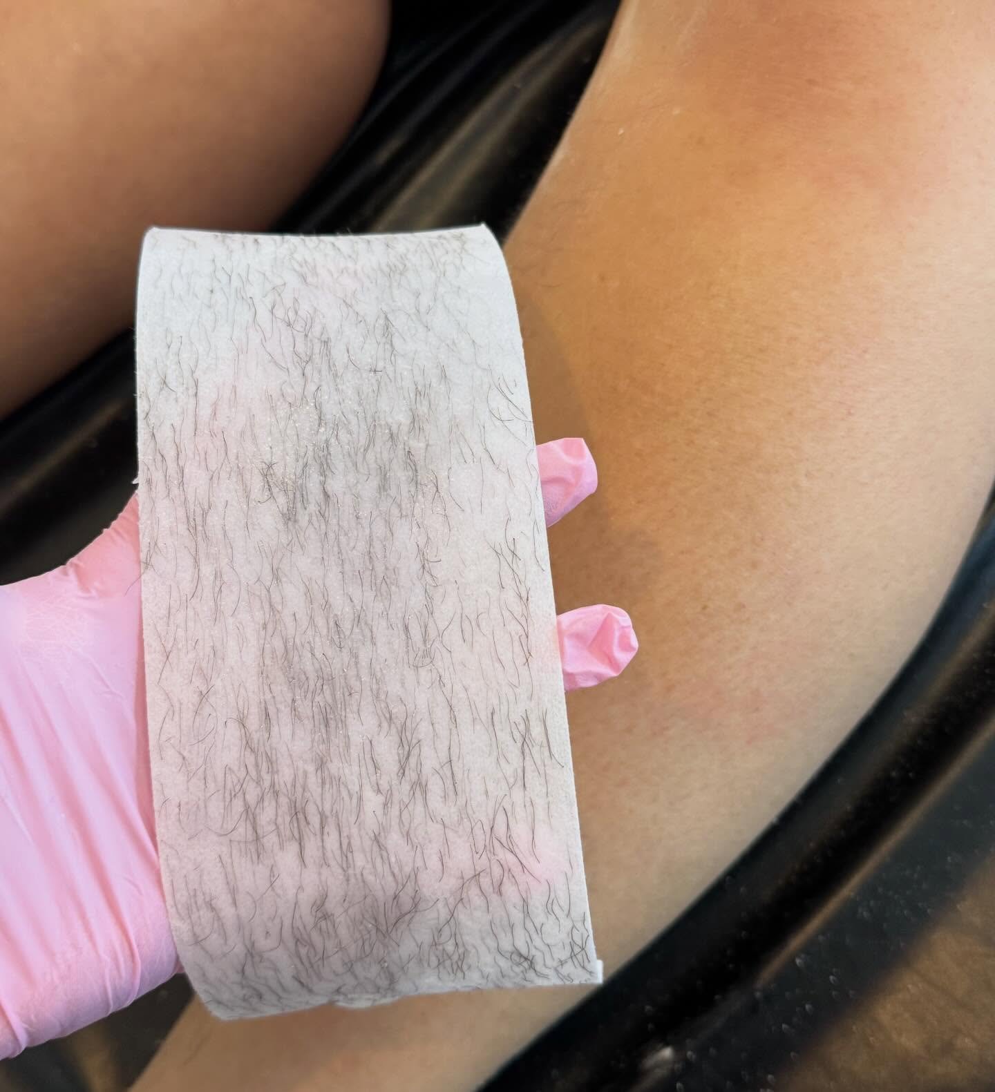 Evidence presented ✔️
One strip. Silky smooth results.

DMs always open or booking link in bio👩🏽&zwj;💻

#toledoesthetician #419buisness #toledosmallbusiness #toledowaxing #lowerlegwax #wax