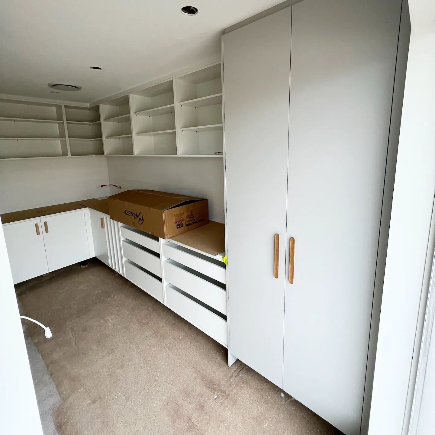 It's Friday! Construction update time. Our Tranmere renovation fit out is well underway and we thought we'd give you a sneak peak. The Butler's pantry of our dreams! Next up is the flooring install and the front facade is currently being reinvented! 
