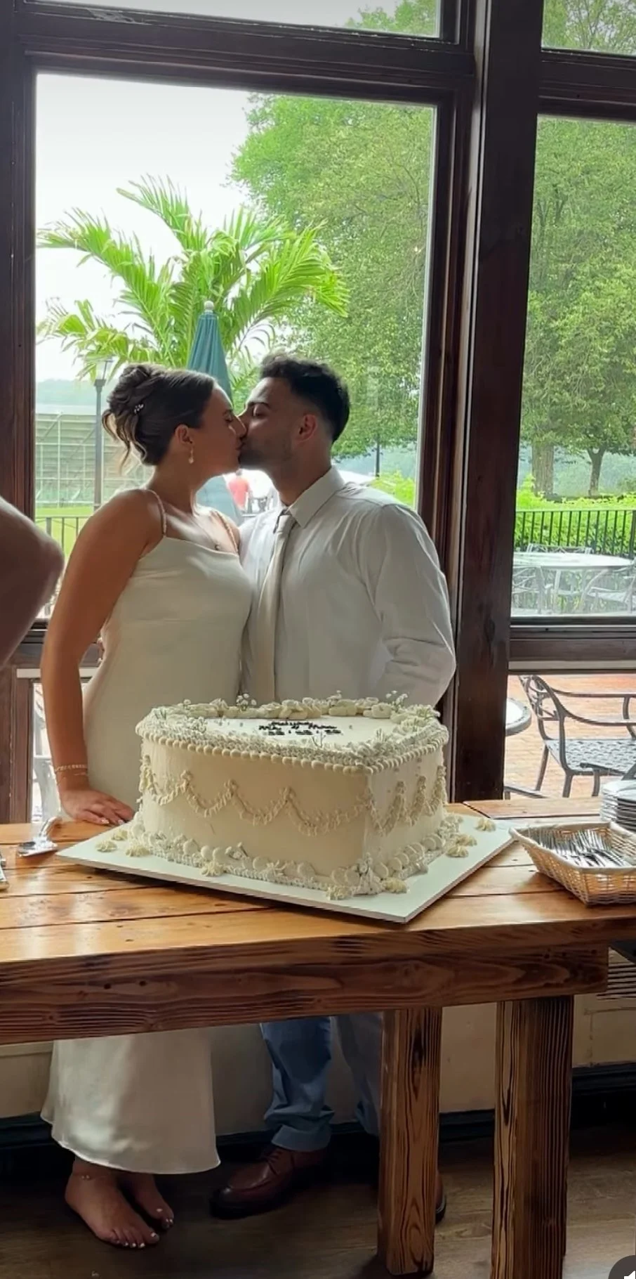 bride-groom-large-heart-cake-vegan-gluten-free.jpg