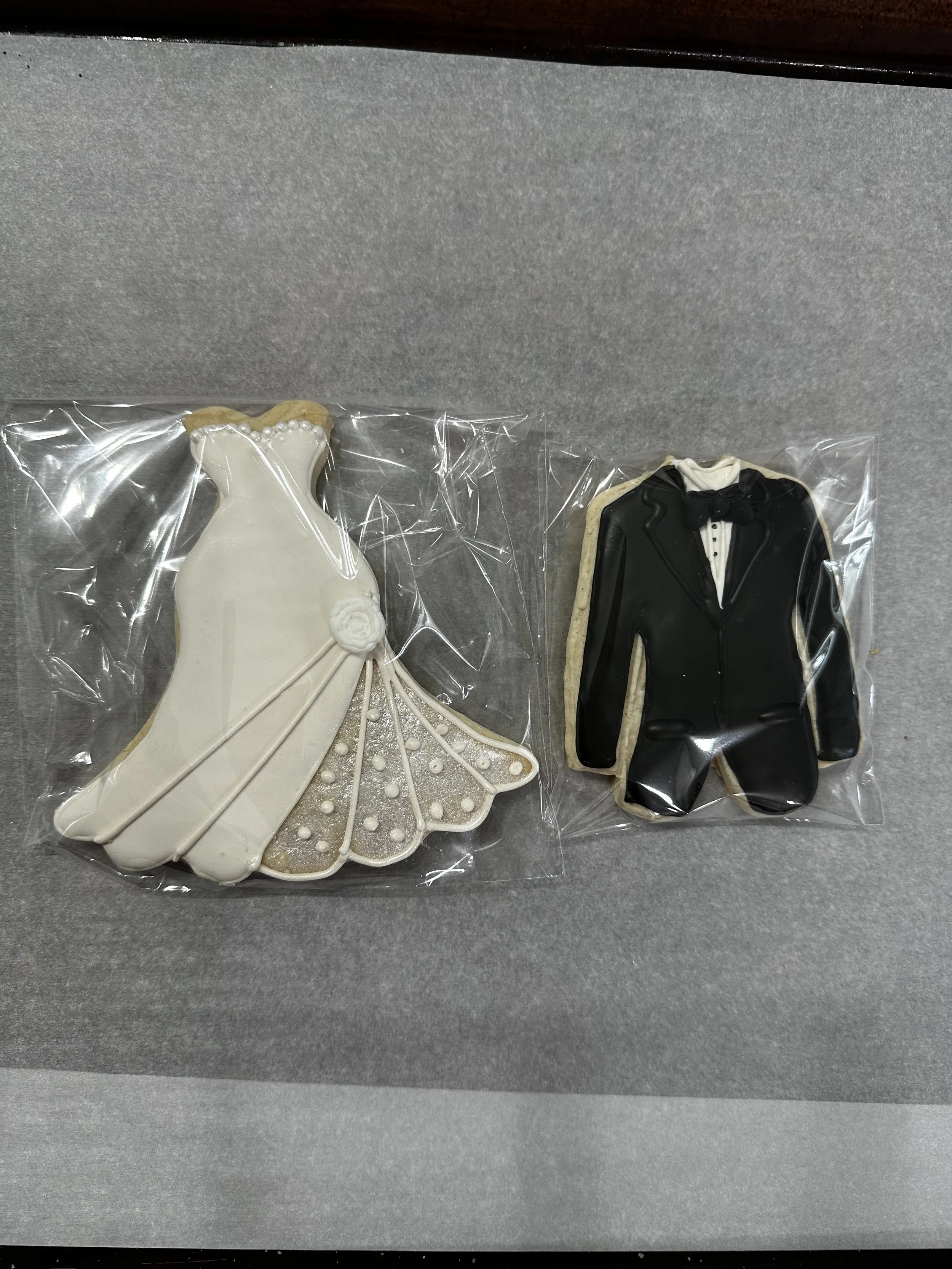 Vegan and gluten-free custom wedding cookies 