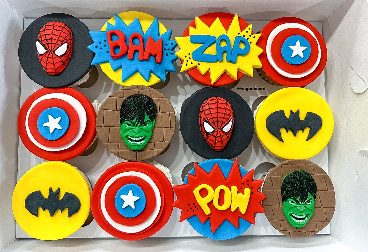 superherocupcakes.JPG