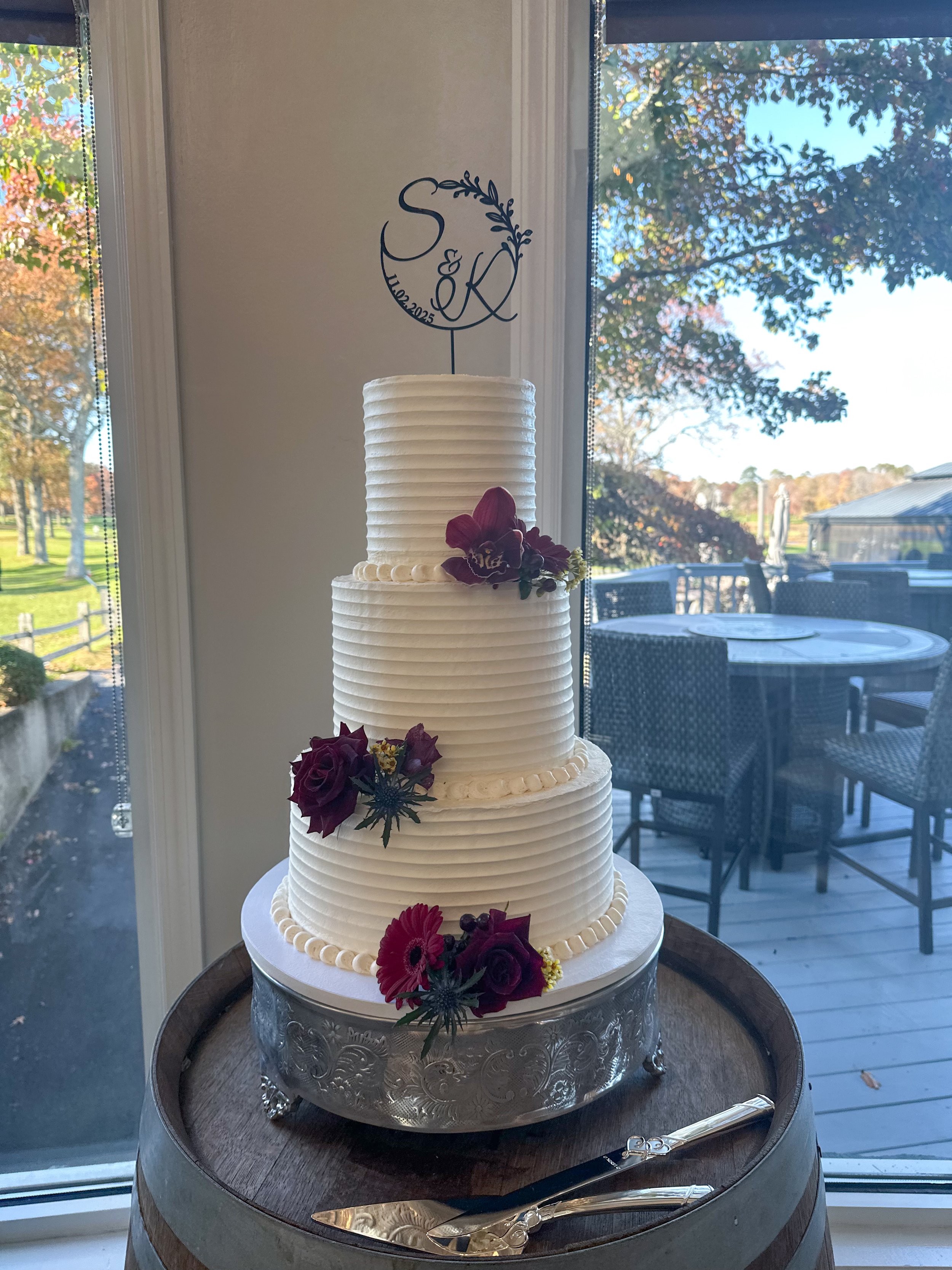 texturedstripeweddingcake.JPG