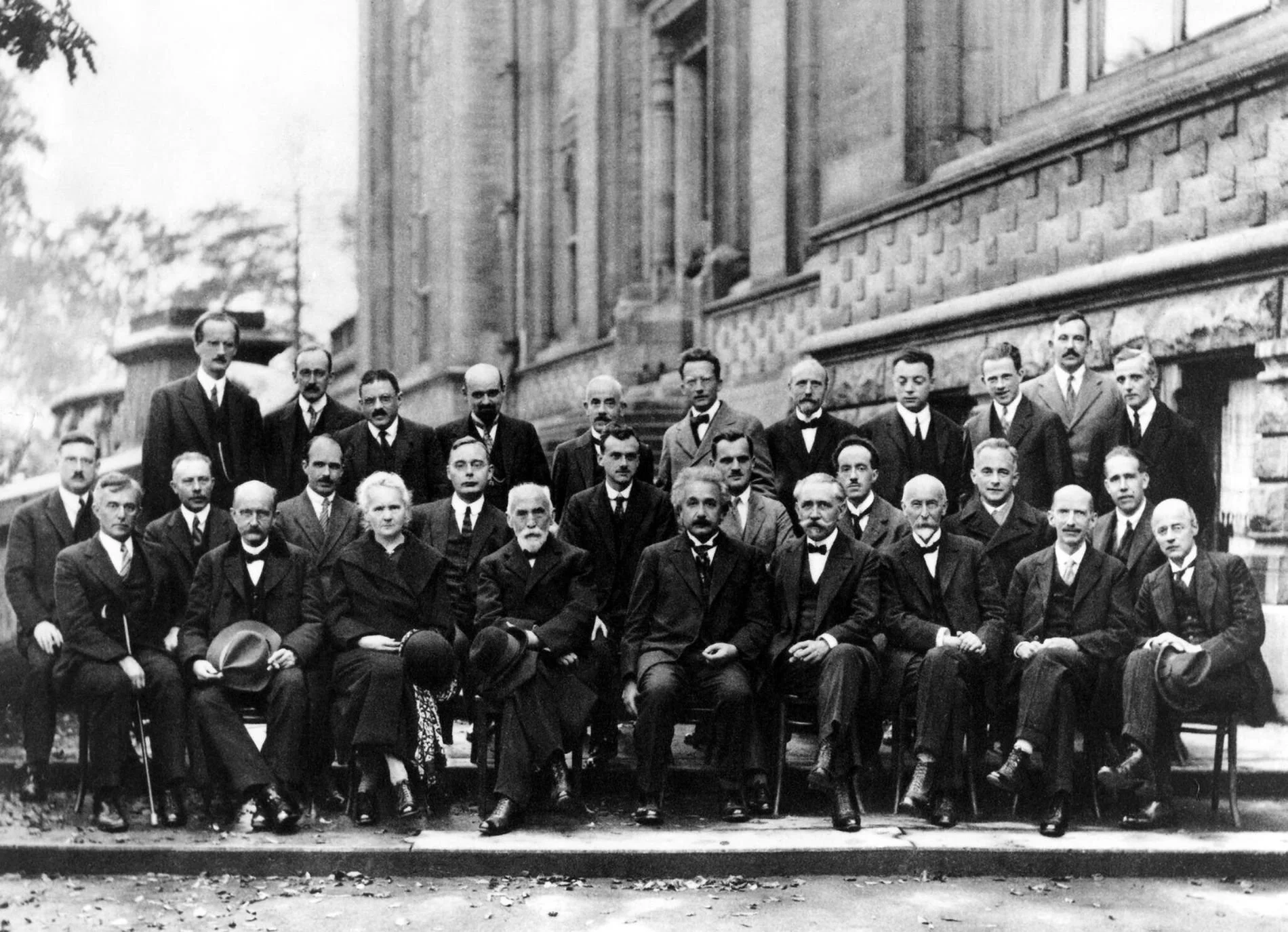 solvay-conference-1927-e1533737729699.jpg