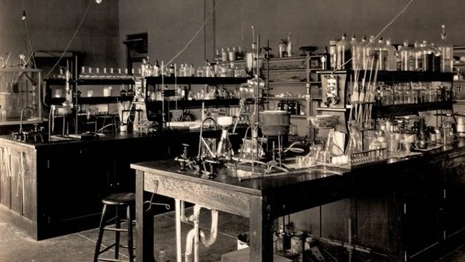 manoa-chemistry-alice-ball-chemistry-lab.jpg