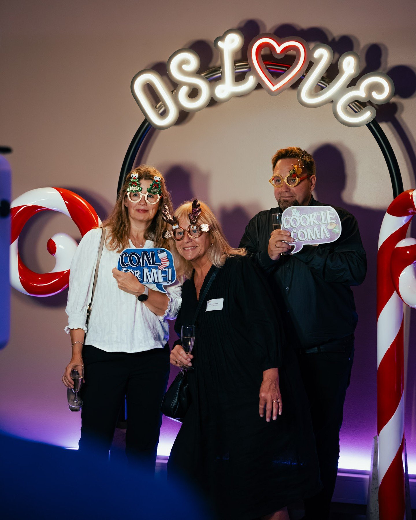 God 1. desember🎄Her p&aring; Oslo Event Hub er vi allerede godt i gang med &aring;rets koseligste m&aring;ned ✨ 

Vi har flere julebord og spennende prosjekter vi gleder oss til. H&aring;per du f&aring;r en nydelig desember og f&oslash;rjulstid! 💫
