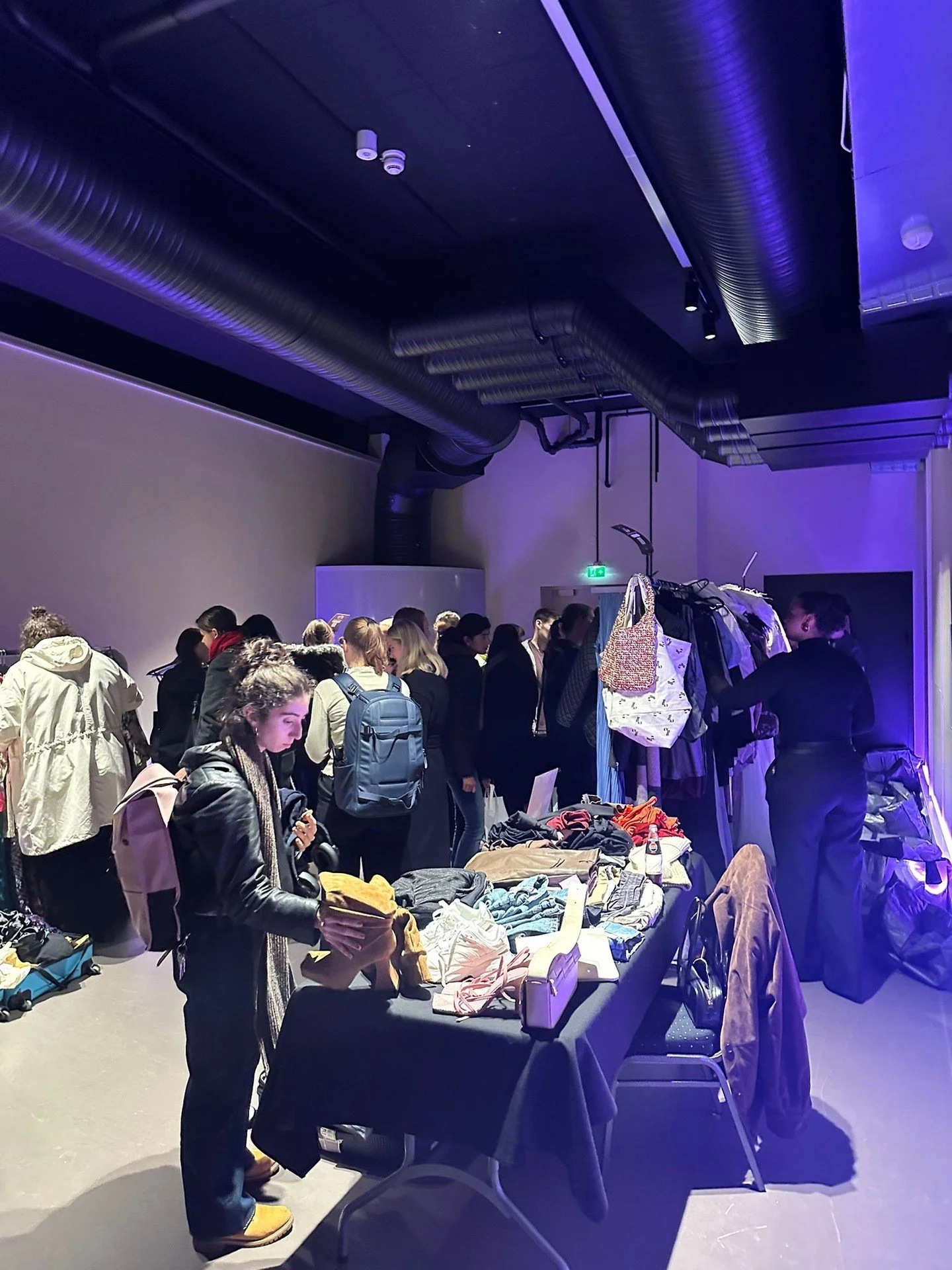 Fra Tise sitt bruktmarked her p&aring; Oslo Event Hub ✨ Tise samlet til sitt st&oslash;rste marked hittil, hvor bes&oslash;kende kunne finne skatter fra 50 profilers garderober 💘 S&aring; g&oslash;y &aring; f&aring; v&aelig;re en del av dette!

Plan