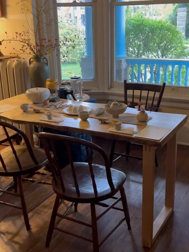 Scenes from a visit to @mikafleurliving&rsquo;s brand-new tea room on College Street! 

The evolution of a creative + entrepreneurial spirit is always interesting to watch. In Mika-san&rsquo;s case, a deep interest in the teas of Taiwan + Japan have 