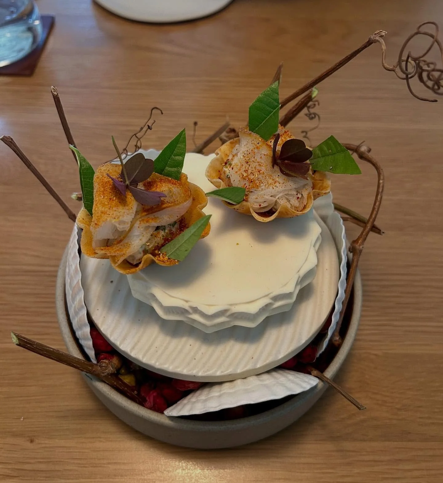 Another installment of #ontarioroadtrips!

Visting @the_pine in Creemore, Ontario is an exhilarating encounter that fuses nature, local ingredients, table art + Chinese techniques, all filtered through the sensibilities of two local kids who met in T