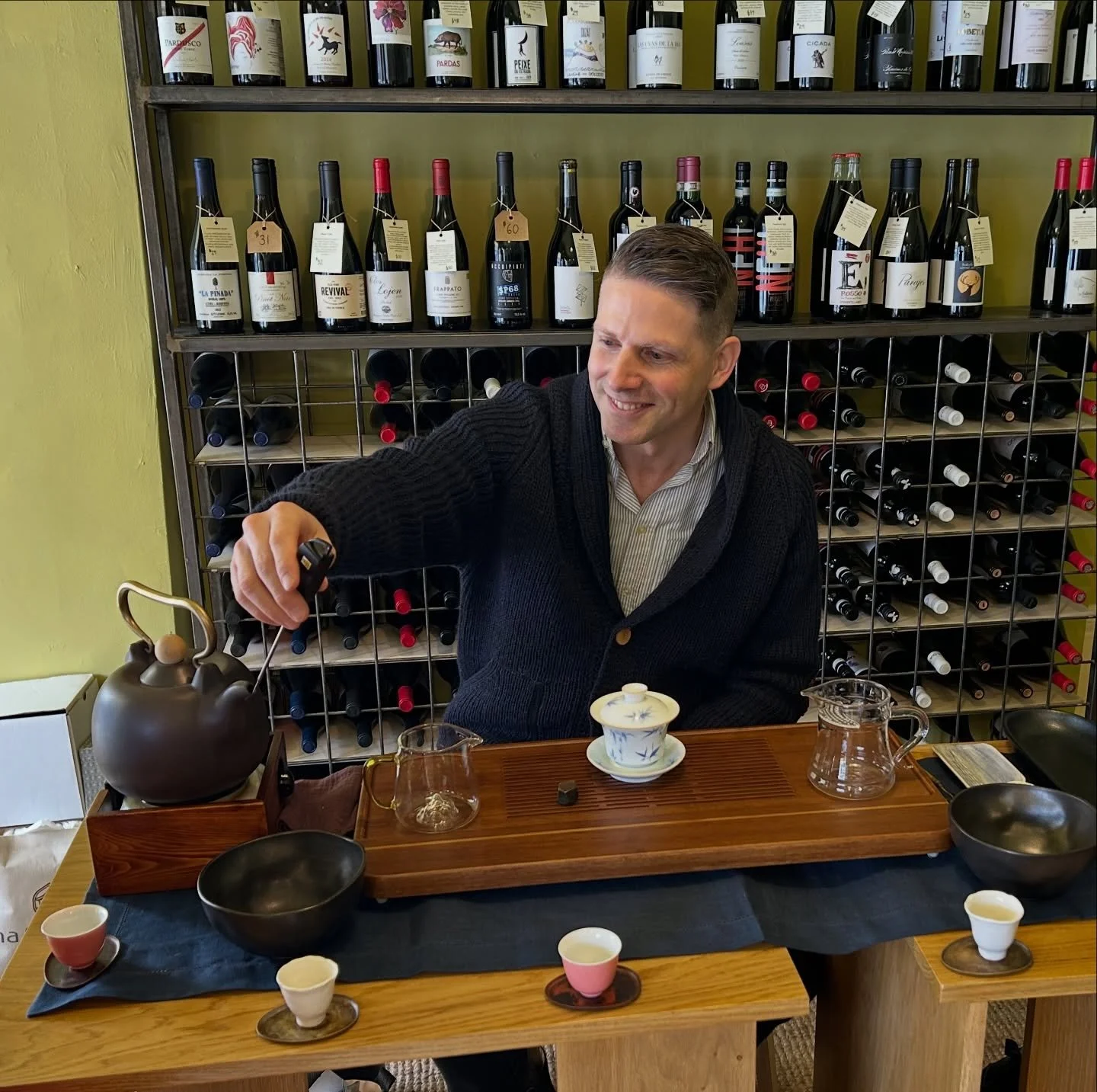 Scenes from @bjohnhall&rsquo;s recent tea tasting @canarycounter. We tasted through six classes of traditional Chinese tea from the lightest green, to white, oolong, red, black to a final smoky fermented pu-erh. There is so much range + nuance, from 
