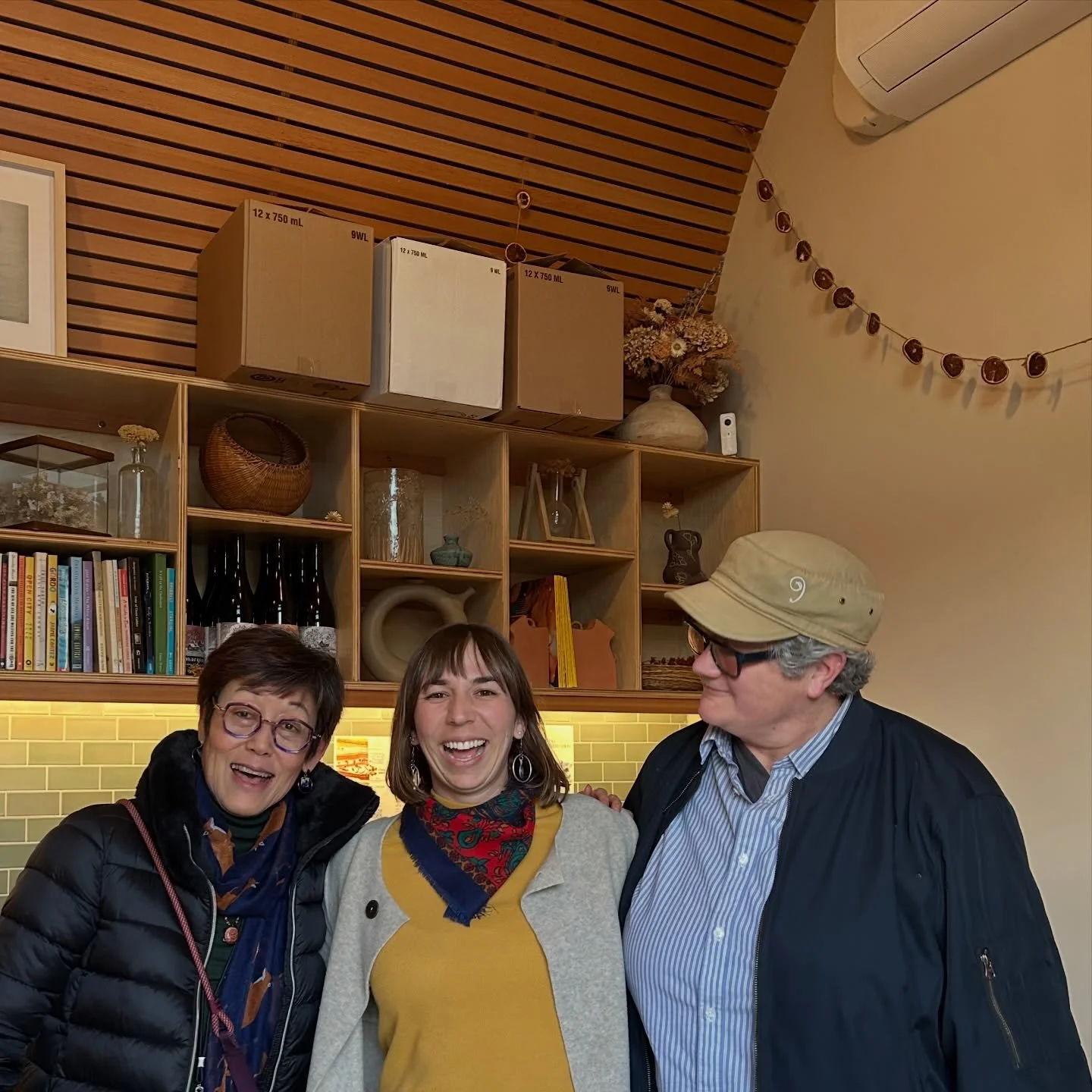 What a fun road trip with @jrussell441, north from Monterey on a sunny Saturday, with a pit stop to see Megan Bell at the @marginswine Cubby in Santa Cruz. Beautiful tastes of Megan&rsquo;s San Benito Co. Aligot&eacute; + her concrete egg Chenin Blan