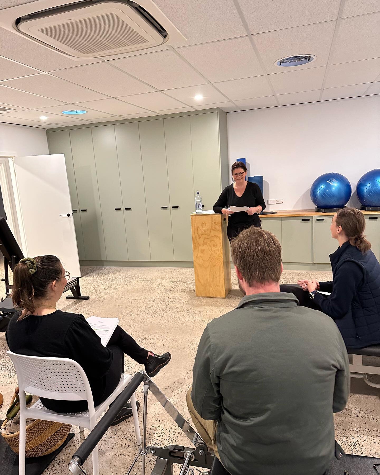 🧠 MENTORING MONDAY 🧠

This morning we had the pleasure of having Sharon a support coordinator from ARK Planit Support Coordination present on the topic of NDIS.

Sharon has over 7 years experience in the Disability employment sector and more than 3