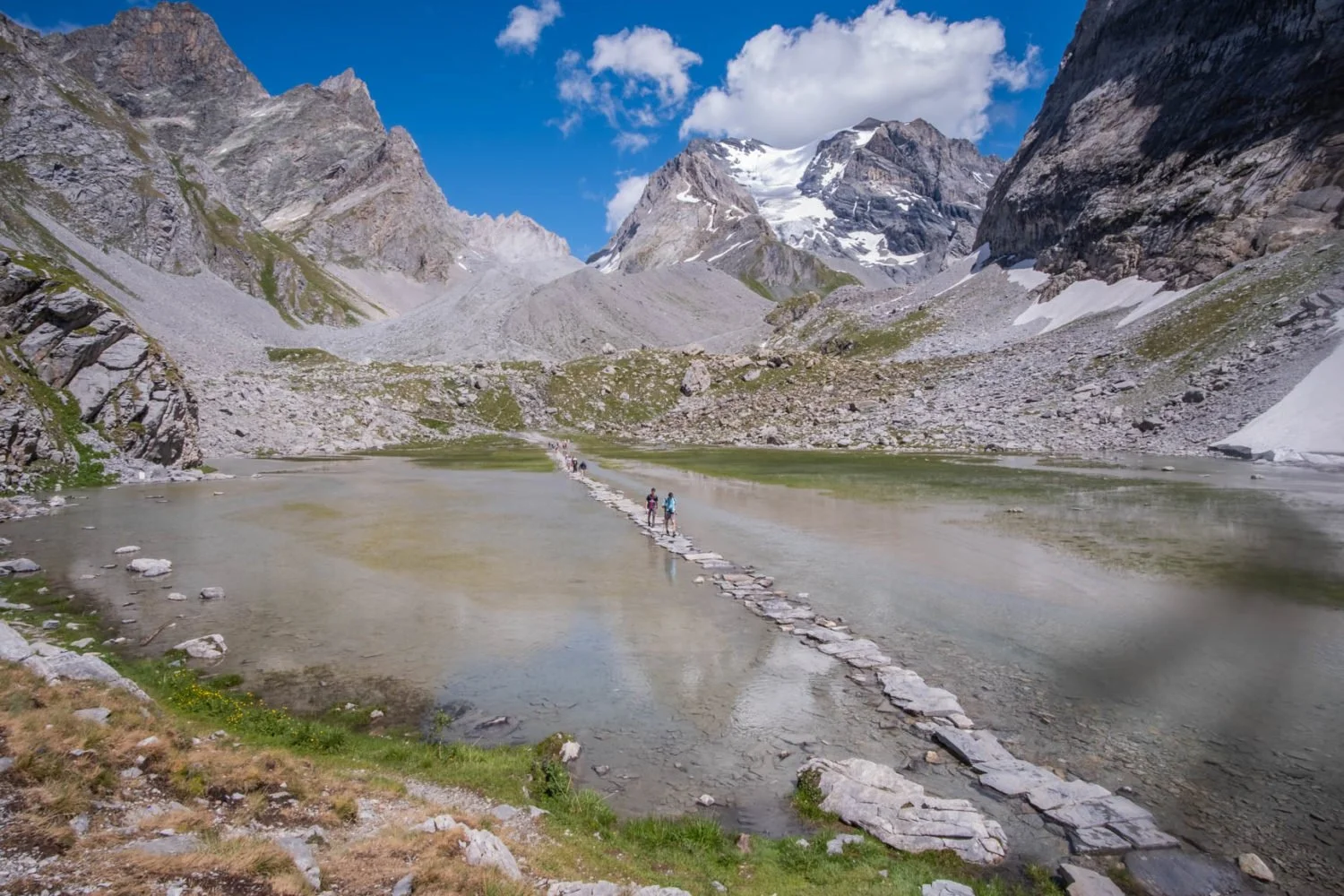 Itinérance-alchimique_Vanoise_lac-des-vaches_rando-yoga.jpg