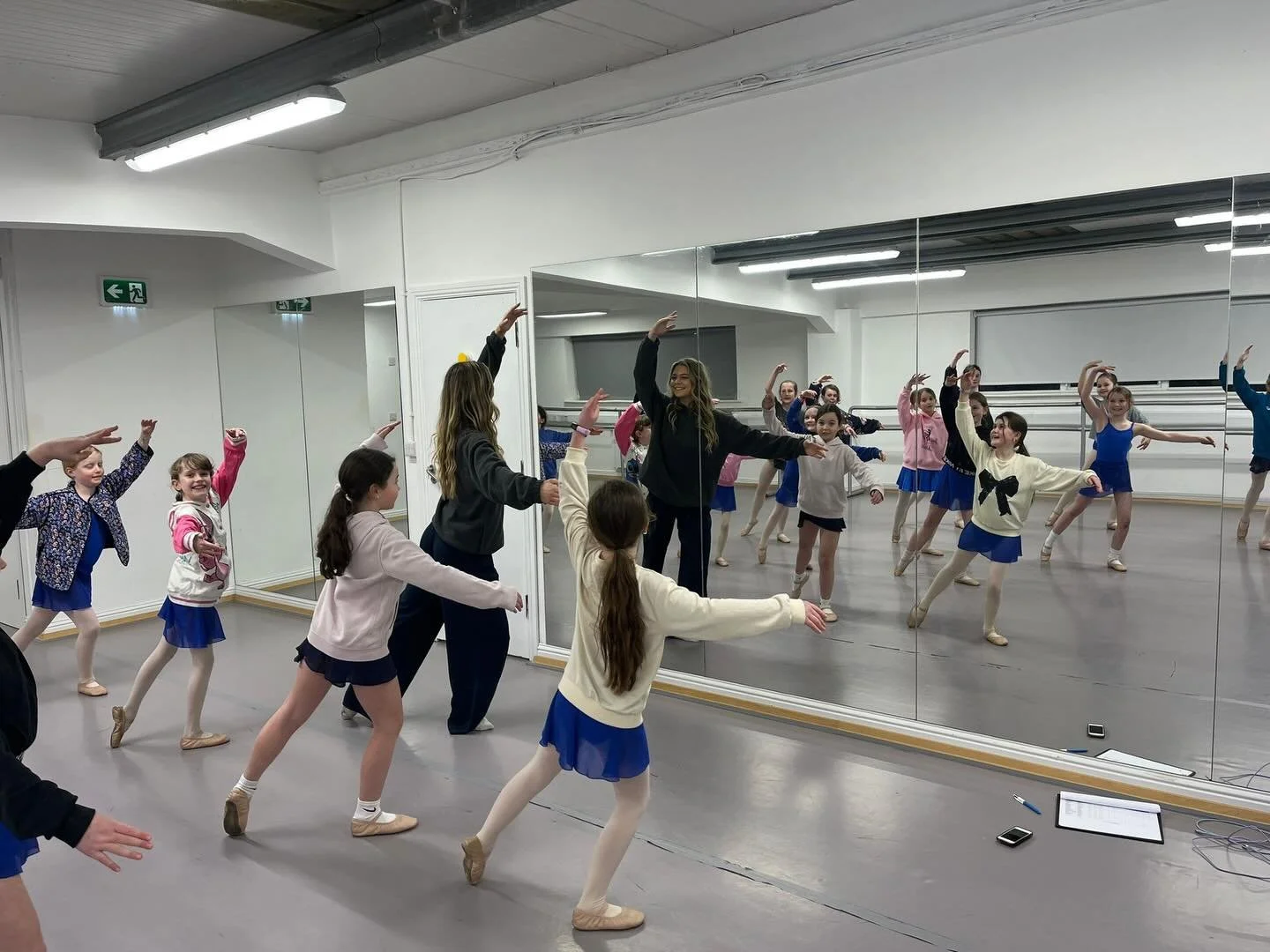 Wonderful to have our gorgeous Lauren as a part time member of our team for now. This is alongside her studies at UCC.

Everyone is so delighted to see you and we are so happy to have you assisting in classes. 💕