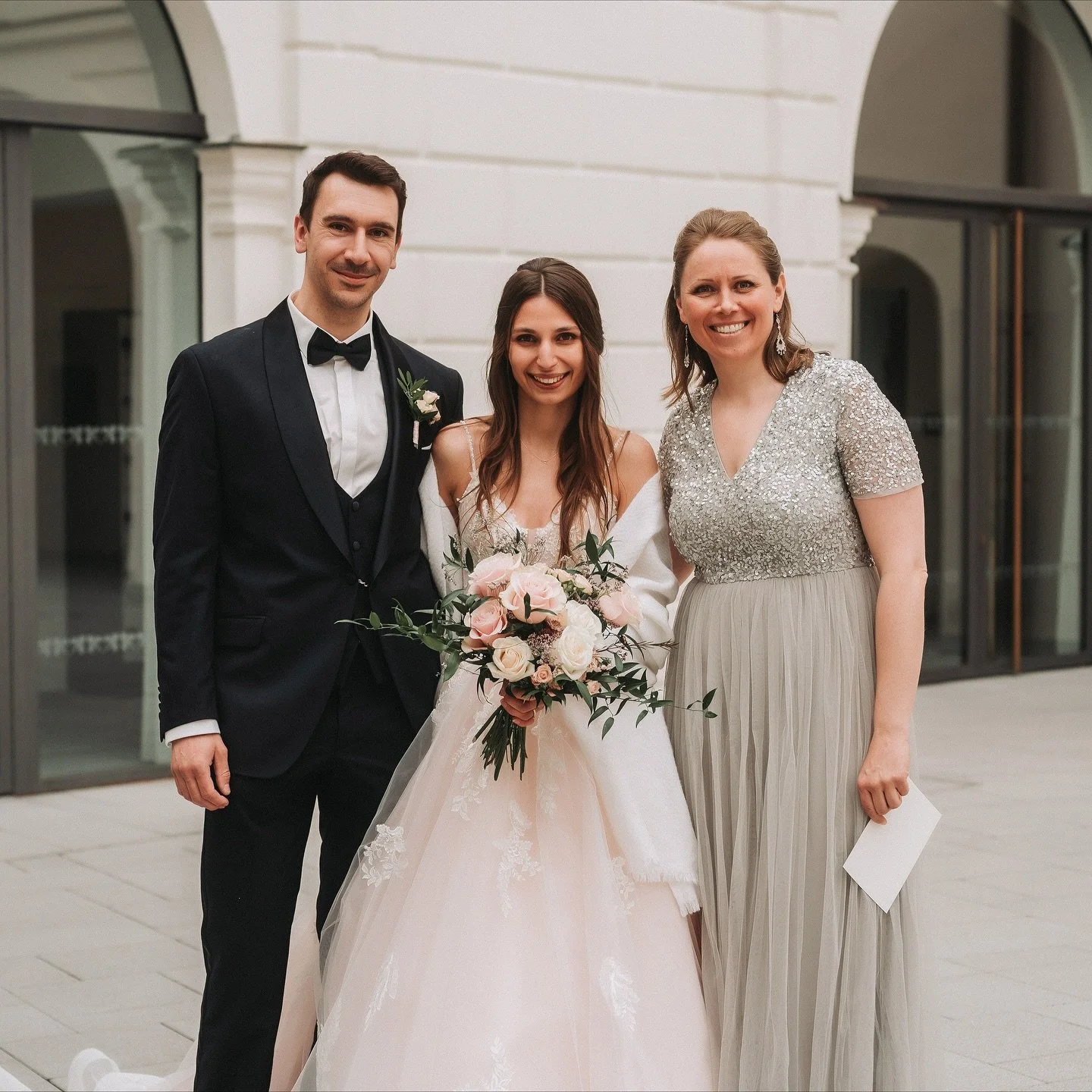 { A&J } …oder JA, ich will! ❤️
Wenn die Initialien eurer Vornamen das ausdrücken, was ihr fühlt:
✨ Ein JA zum gemeinsamen Leben.
✨ Ein JA zur gemeinsamen Zukunft.
✨ Ein JA zu gemeinsamen Höhen und Tiefen.
✨ Ein bewusstes JA