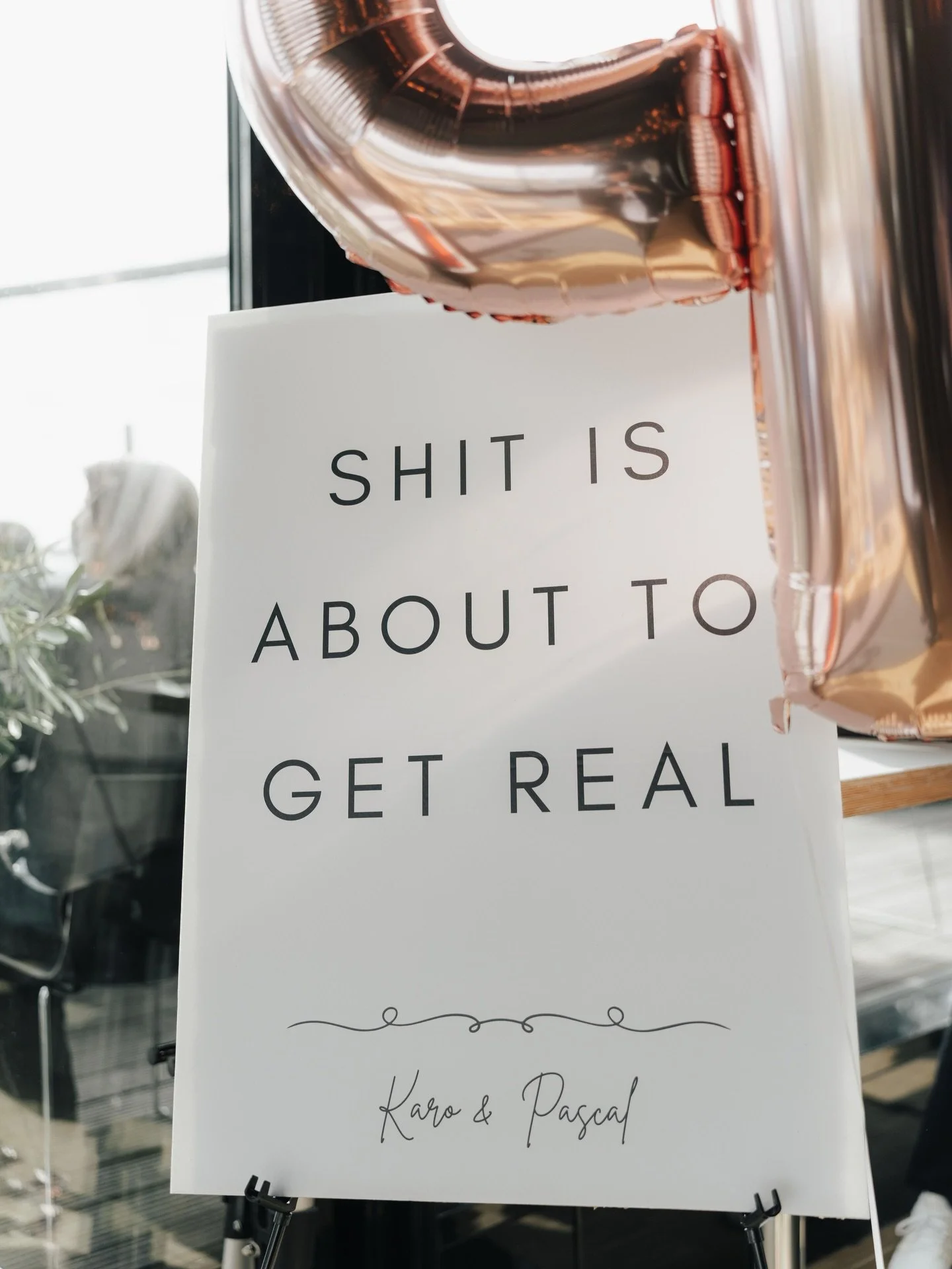 { URBAN WEDDING } &hellip;hoch oben auf der Dachterrasse, mit Blick &uuml;ber die Stadt, mitten im urbanen Herz dieser wundervollen Metropole: M&uuml;nchen.

Heiraten in einer Gro&szlig;stadt hat ein ganz eigenes Flair. W&auml;hrend unten das Leben p