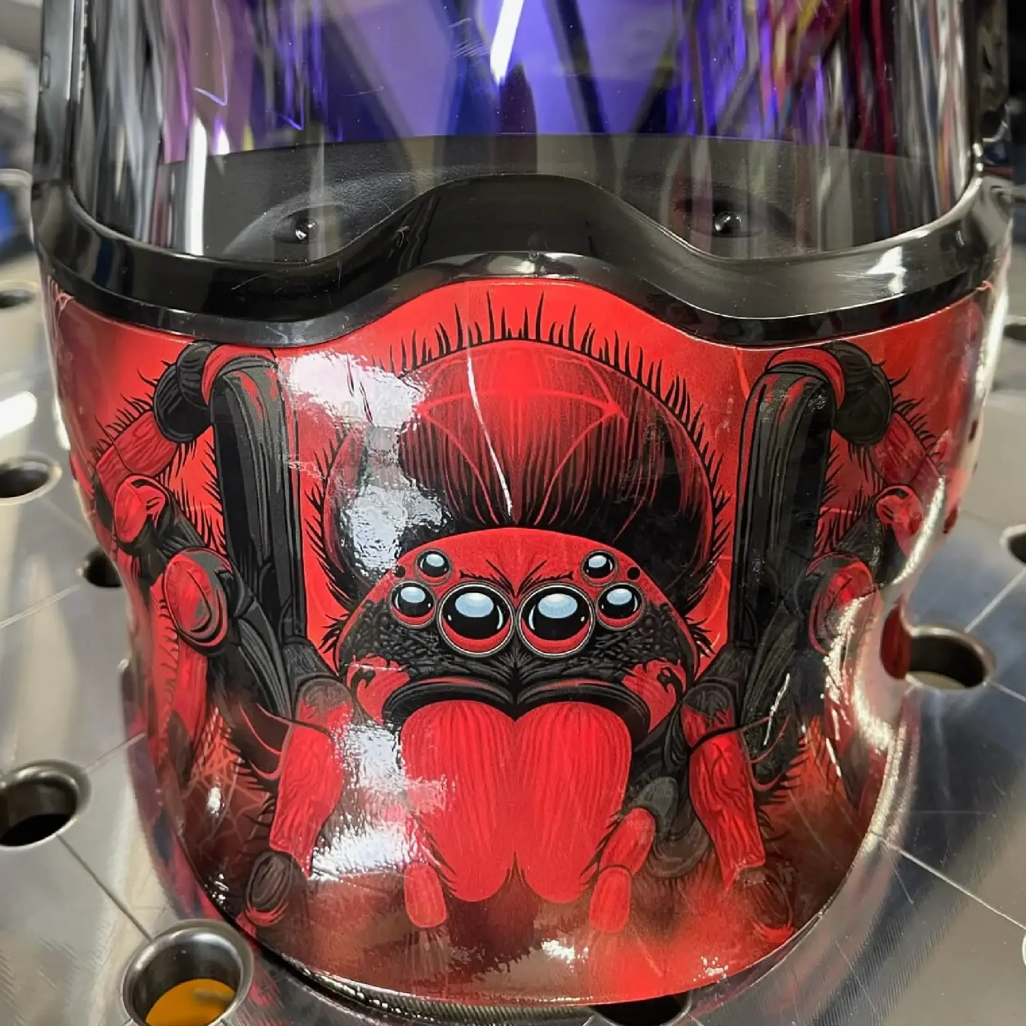 Spider G5-02 Welding Helmet Wrap – close-up of front spider illustration with gloss finish