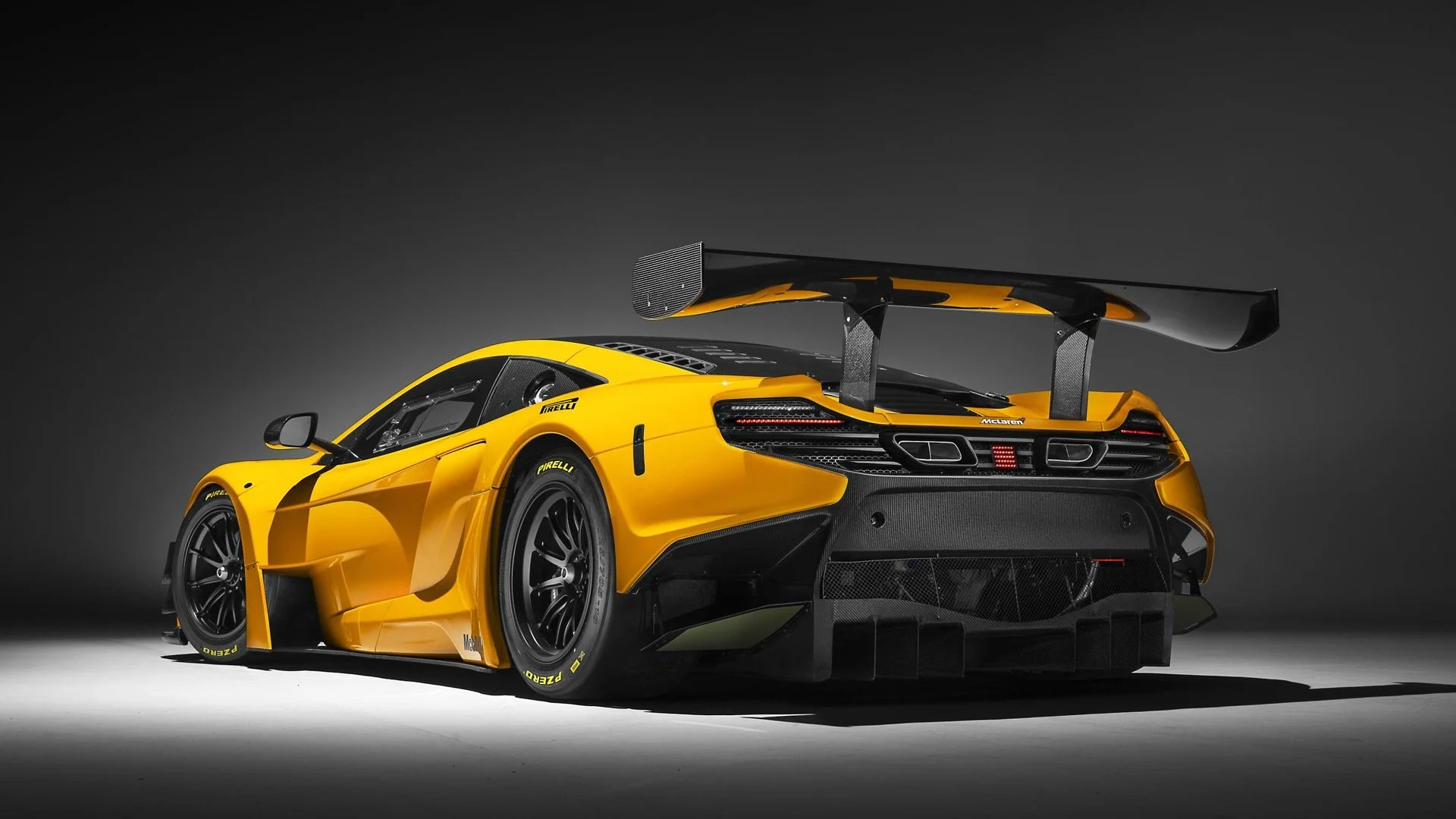 2016-mclaren-650s-gt3-race-car_100544933.jpg