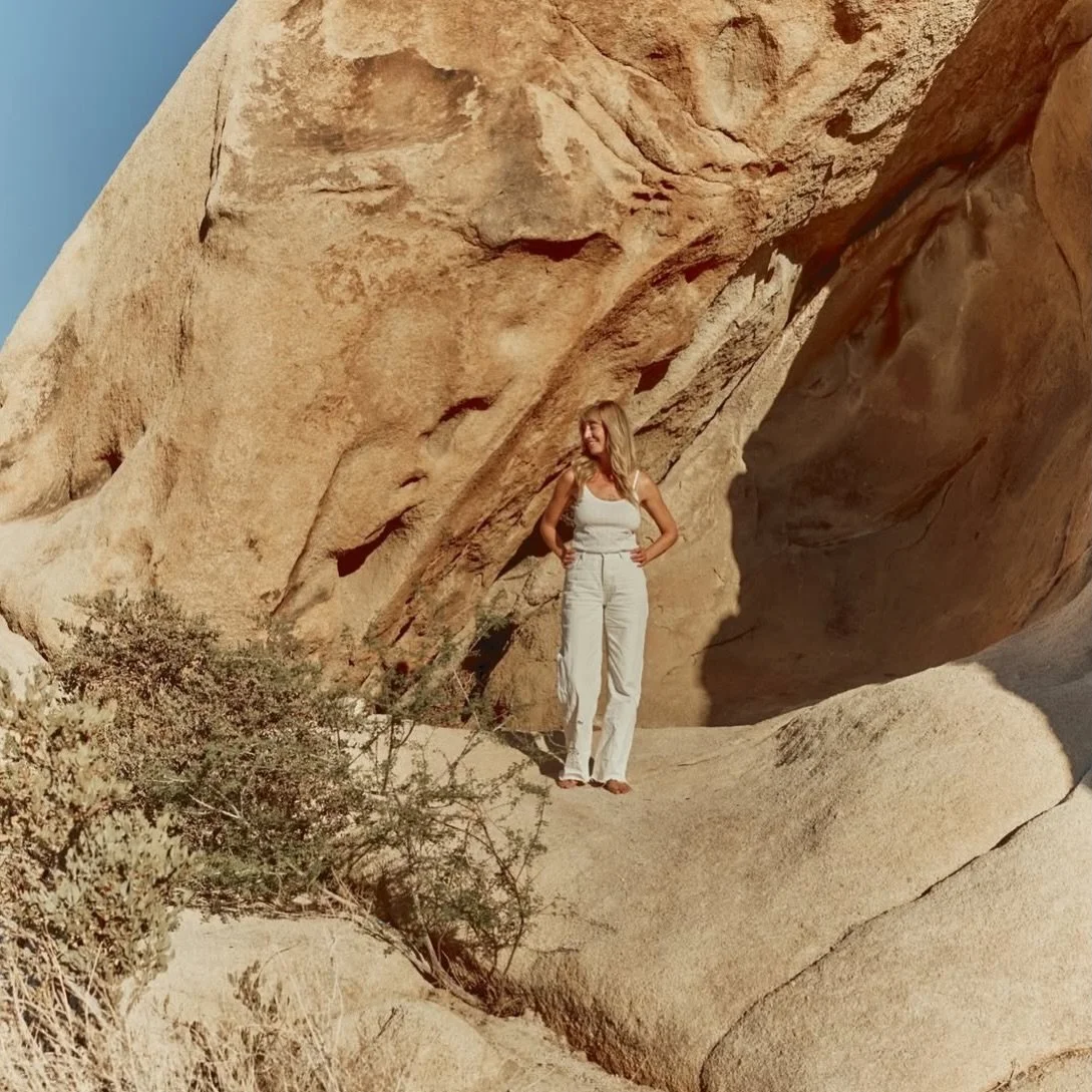 Oof, reinvention season is coming in HOT.
 
 
This is a choice point between two worlds in your life. 
The eclipse corridor wants to dissolve an old identity and move you toward something bigger and more expansive. 
Mercury Retro wants to dissolve th