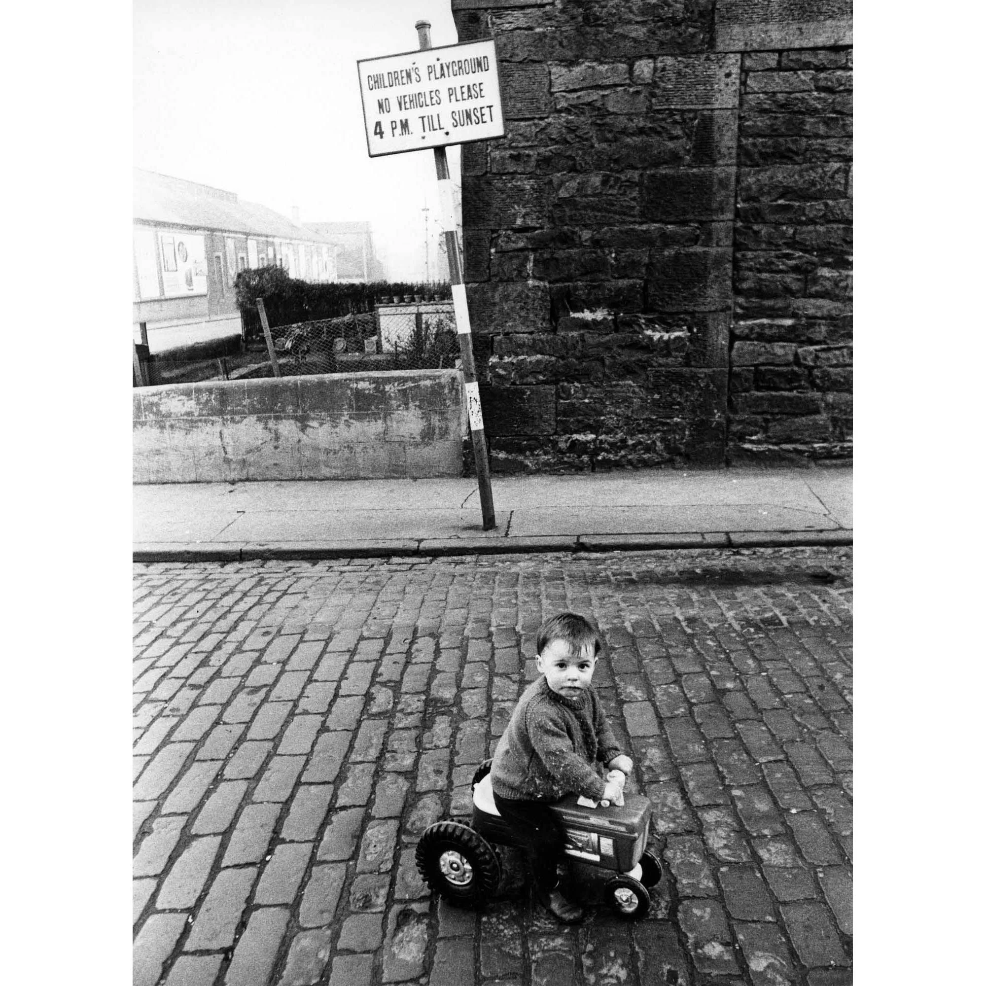 SQ-1966-3-2-4-W-RGB_Boy+ToyTractor+StoneSetts+StreetPlayground_Edinburgh.jpg