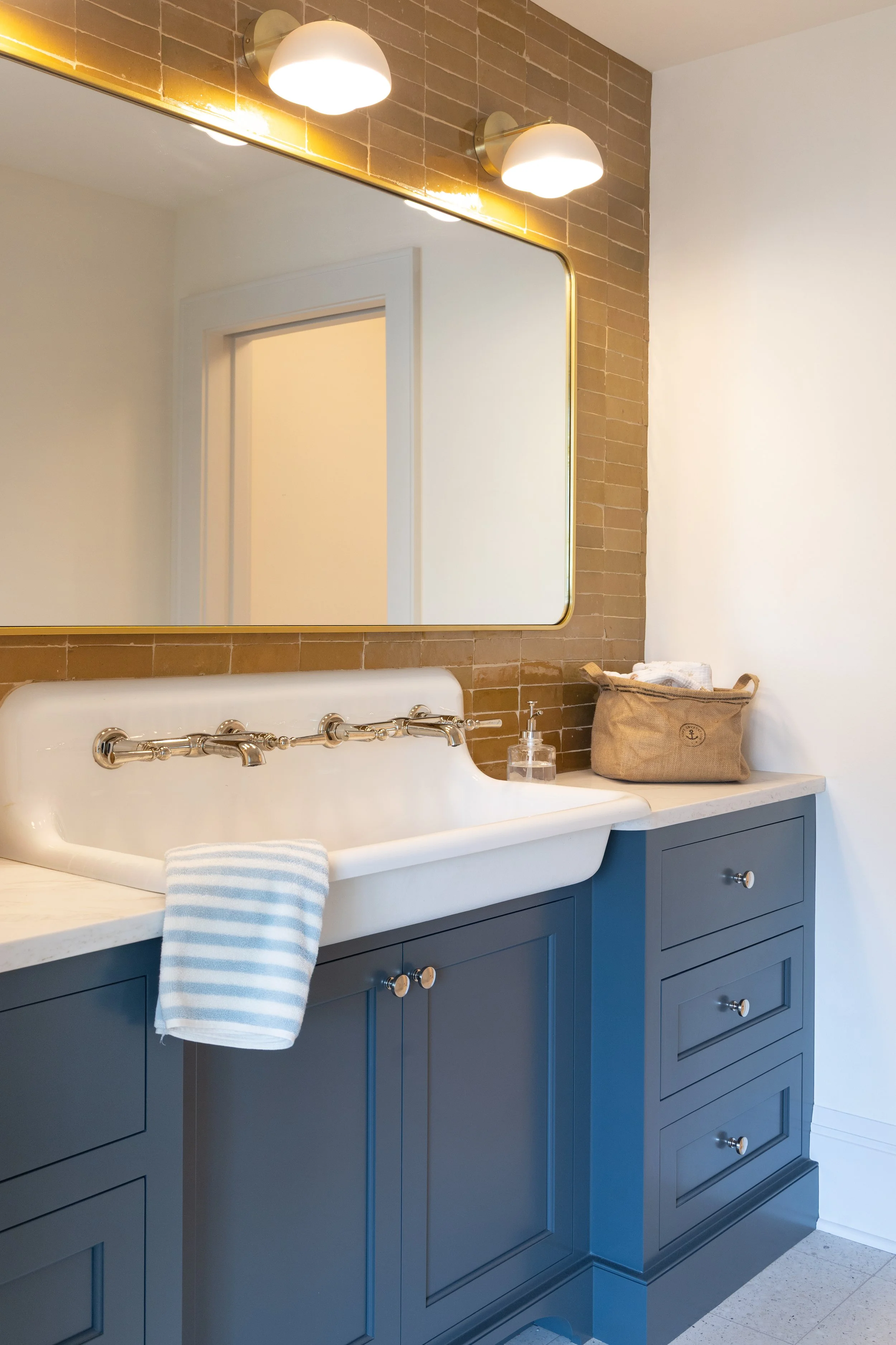 bathroom upper (1).jpg
