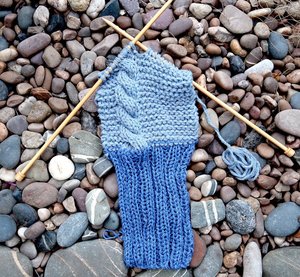 Cable knit gloves with k2 p2 rib.JPG