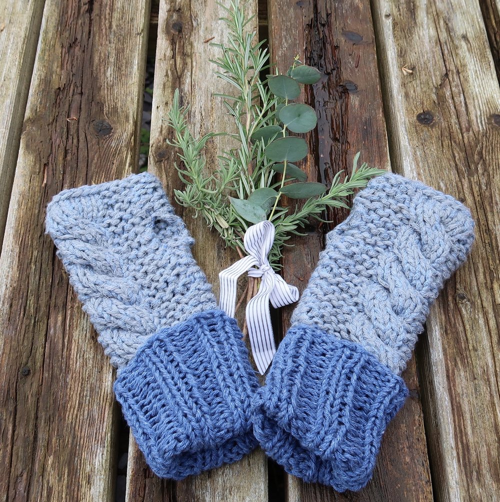 Gloves hand knitted with denim yarn jpg.jpeg