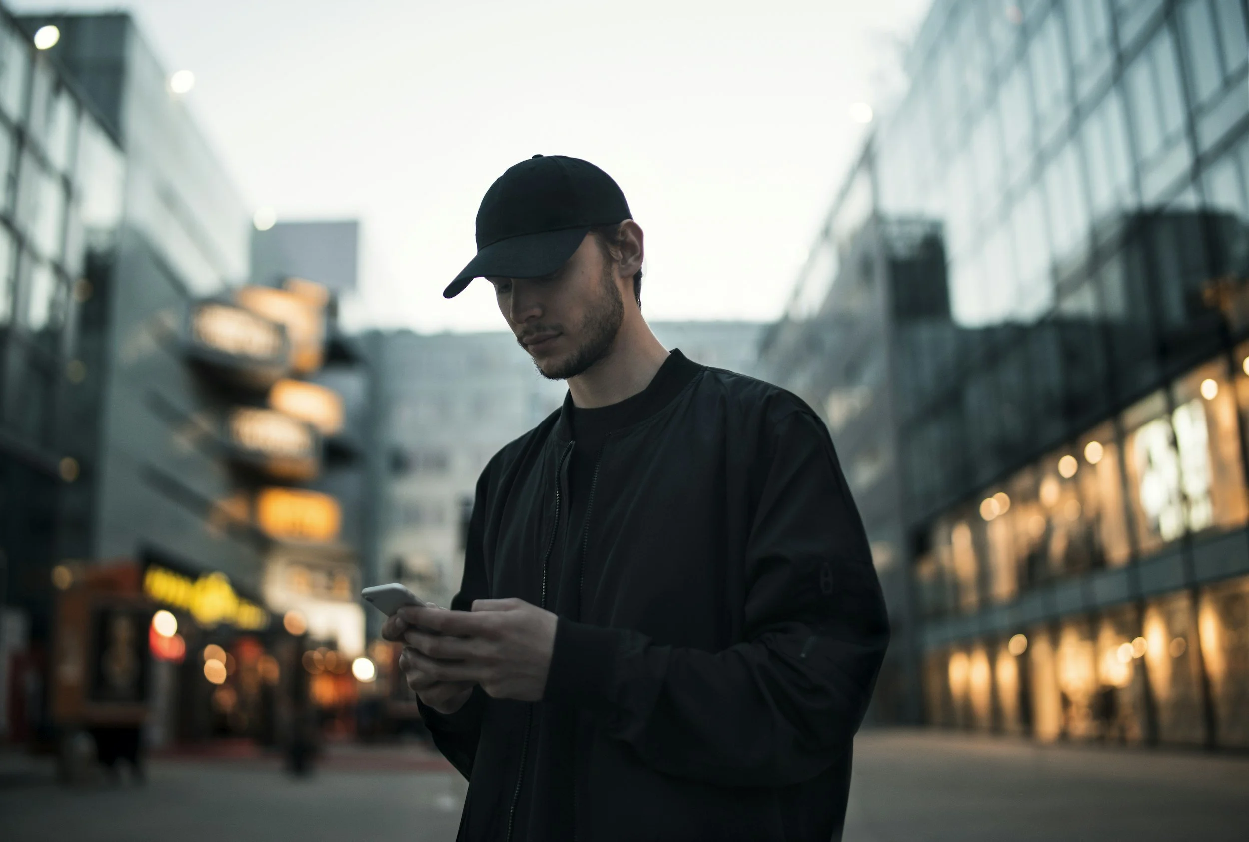 The Comparison Trap: How Teens and Young Men Lose Confidence in a Social Media-Driven World
