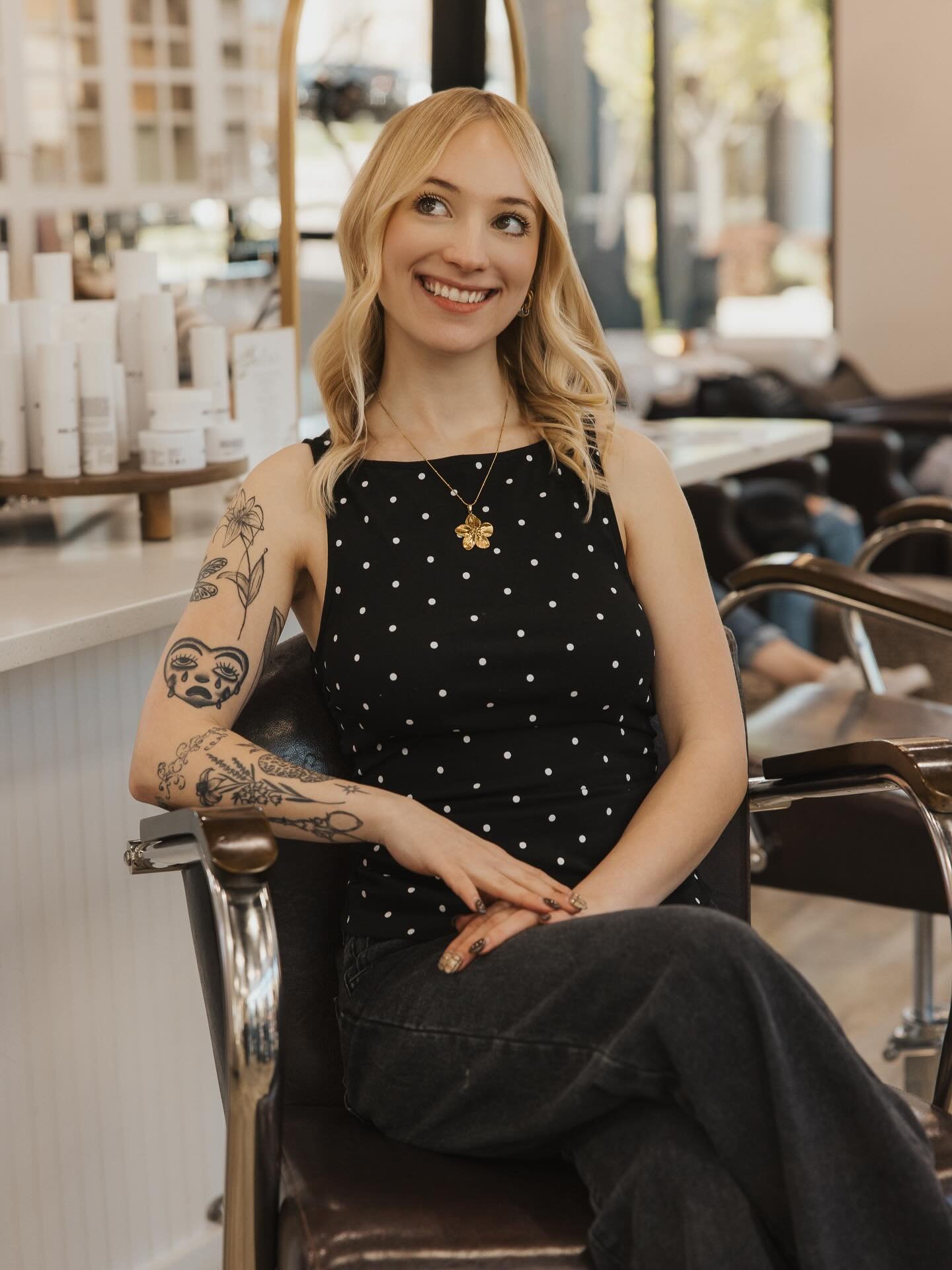 Wishing @angelique.beautifulreaction a very Happy Birthday today! 🧁✨

Cheers to you on your special day 🎉