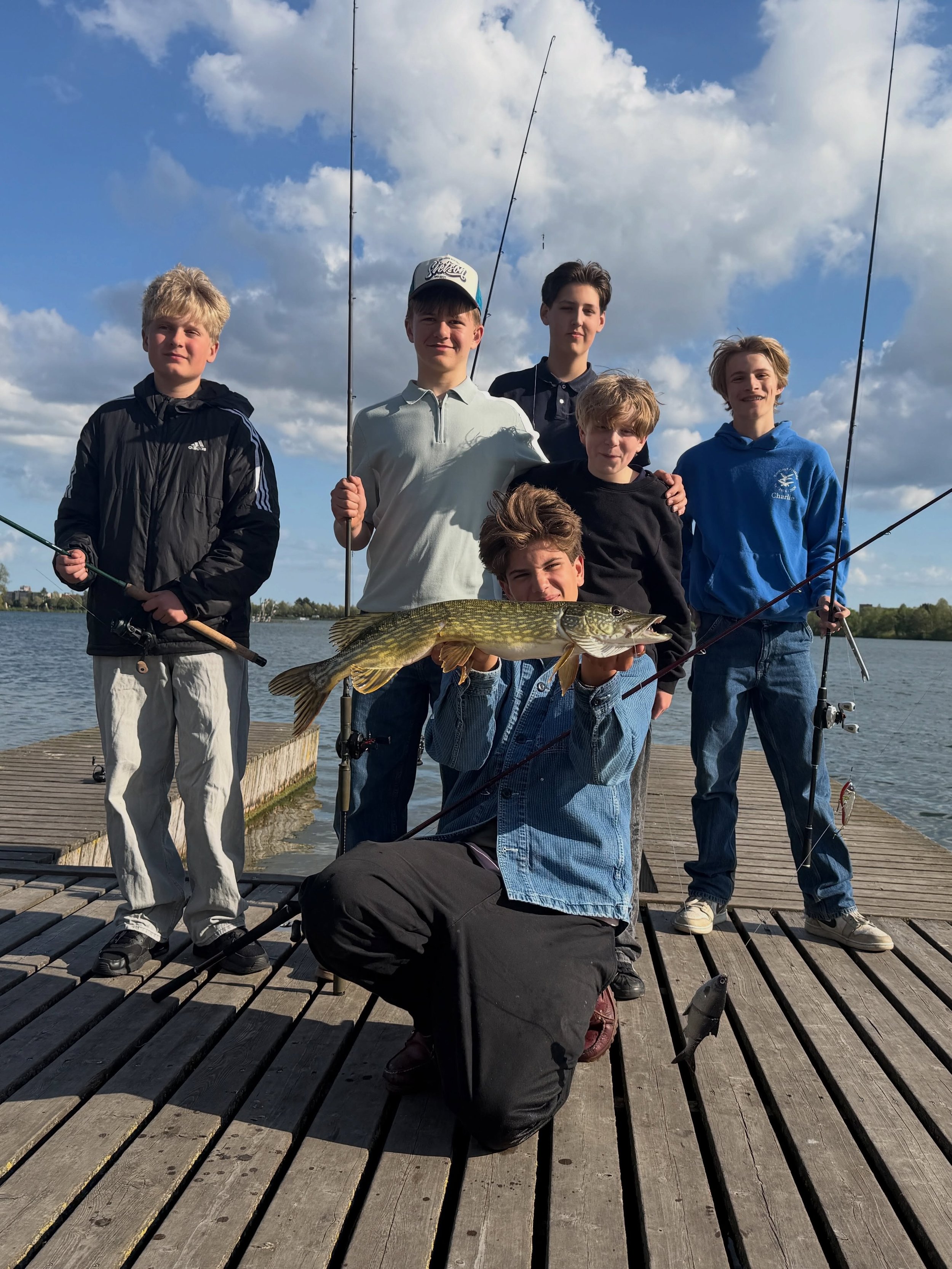 UNG&rsquo;erne var en tur i Damhuss&oslash;en i g&aring;r 💪 og det resulterede i masser af ny viden om det gode fluekast sammen med @ankerflyfishing samt sp&aelig;ndende fiskeri efter s&oslash;ens gedder 🐊 Samuel fik en enkelt 😄💪

Tak for en kano