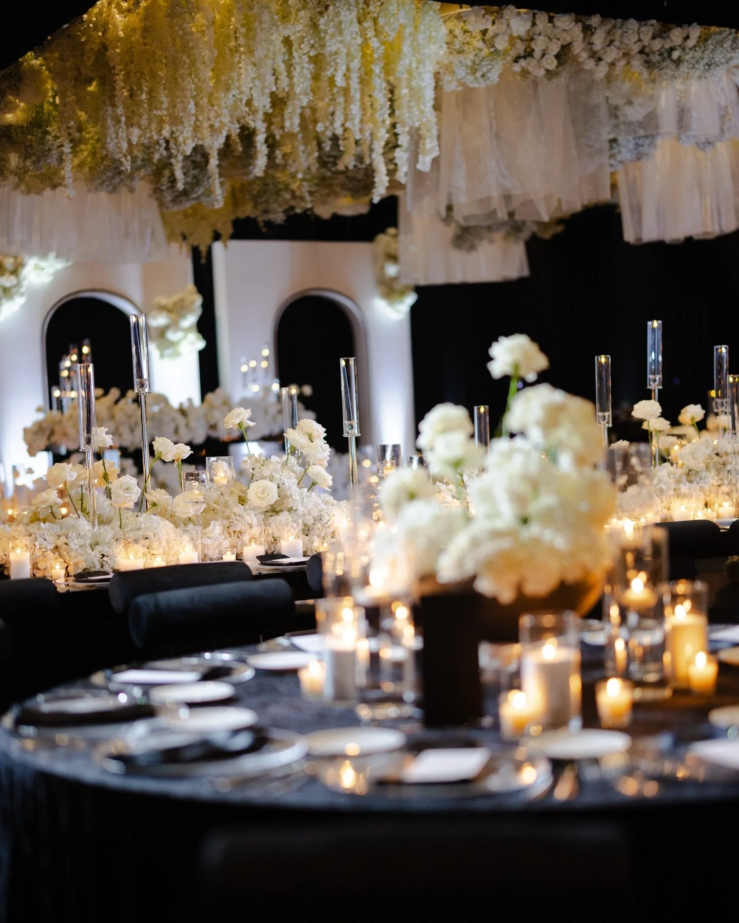 Alexis &amp; Joe&rsquo;s wedding was where timeless elegance met modern luxury ✨

There was something undeniably powerful about their black &amp; white palette clean, sophisticated, and effortlessly chic. From lush cascading florals to candlelit tabl