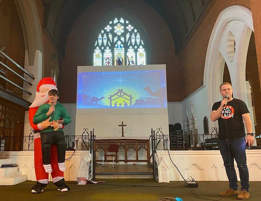 We had a brilliant time at our Play &amp; Praise Christmas party... here are Charlie and Santa (Stephen) explaining to us what Christmas is all about 🥳😁

#church #christmas #wimbledon #nativity

📸: @niawells.x